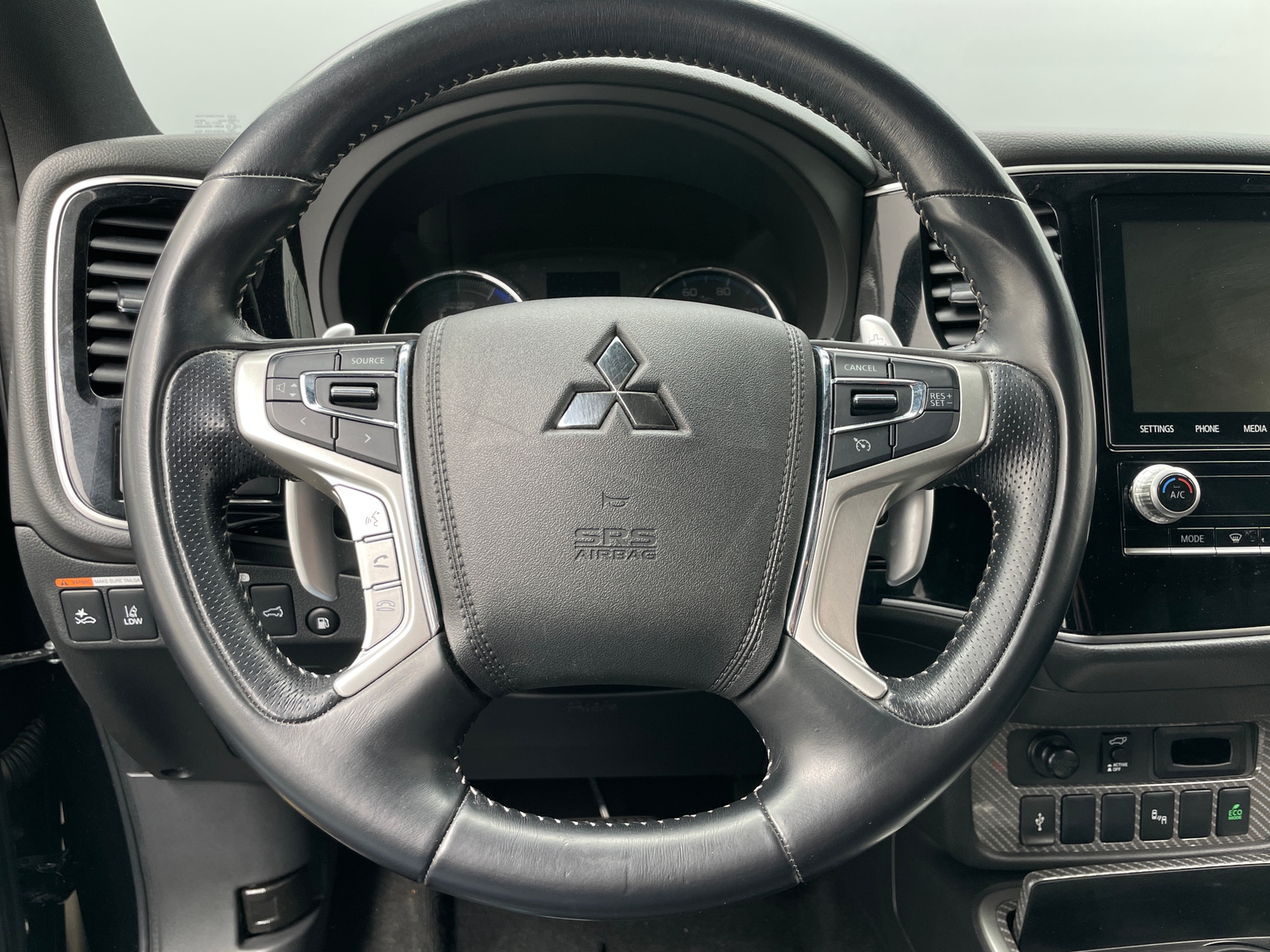 Thumbnail: 2021 Mitsubishi Outlander - 4