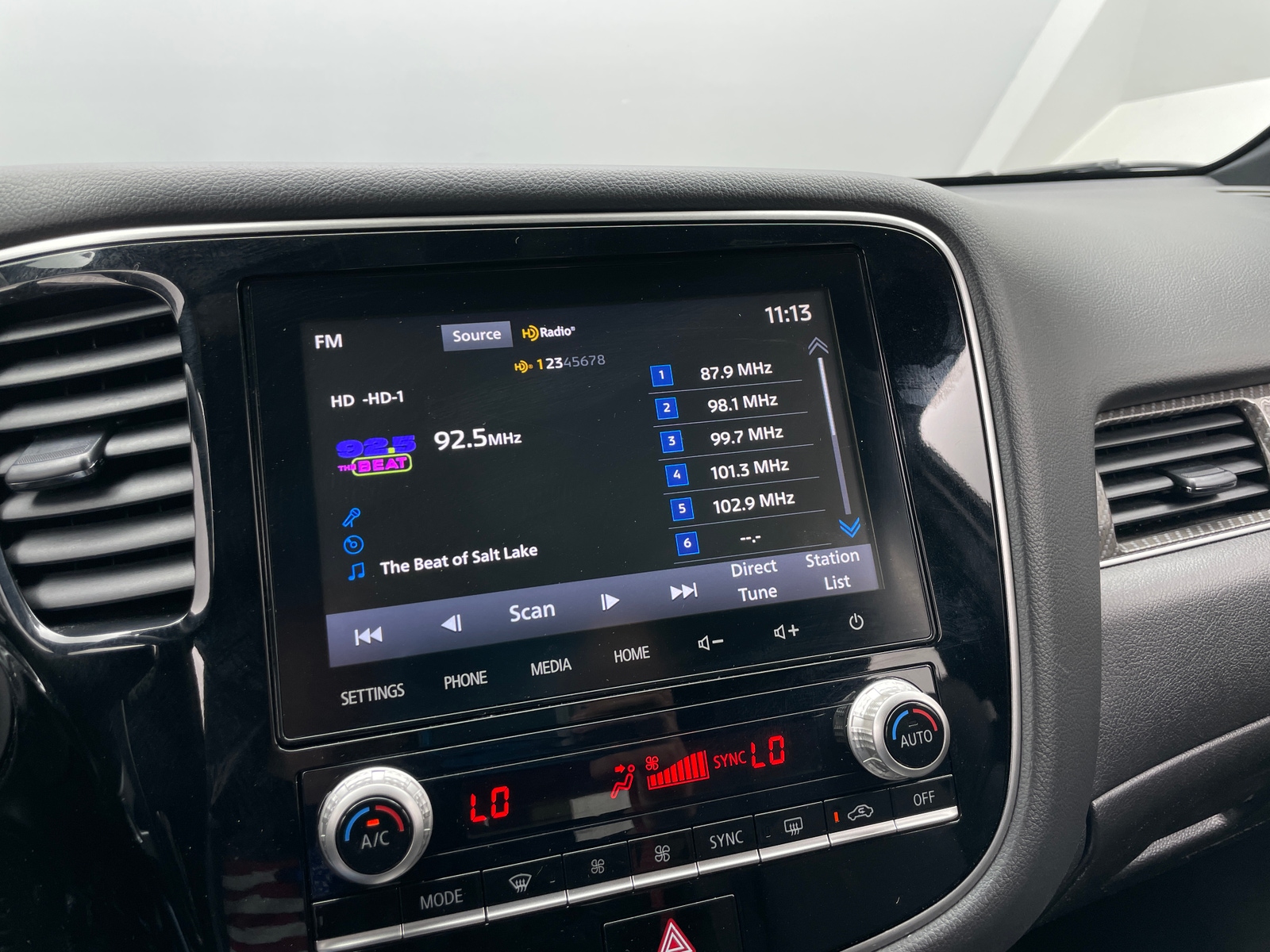 Thumbnail: 2021 Mitsubishi Outlander - 3