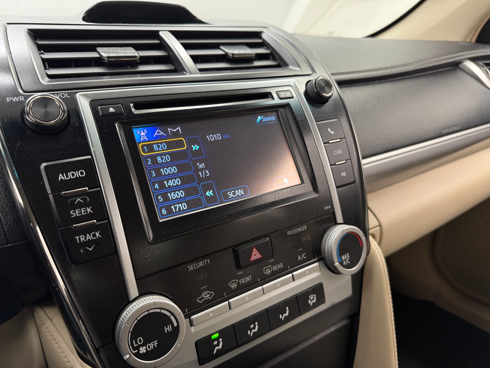 Thumbnail: 2012 Toyota Camry - 4