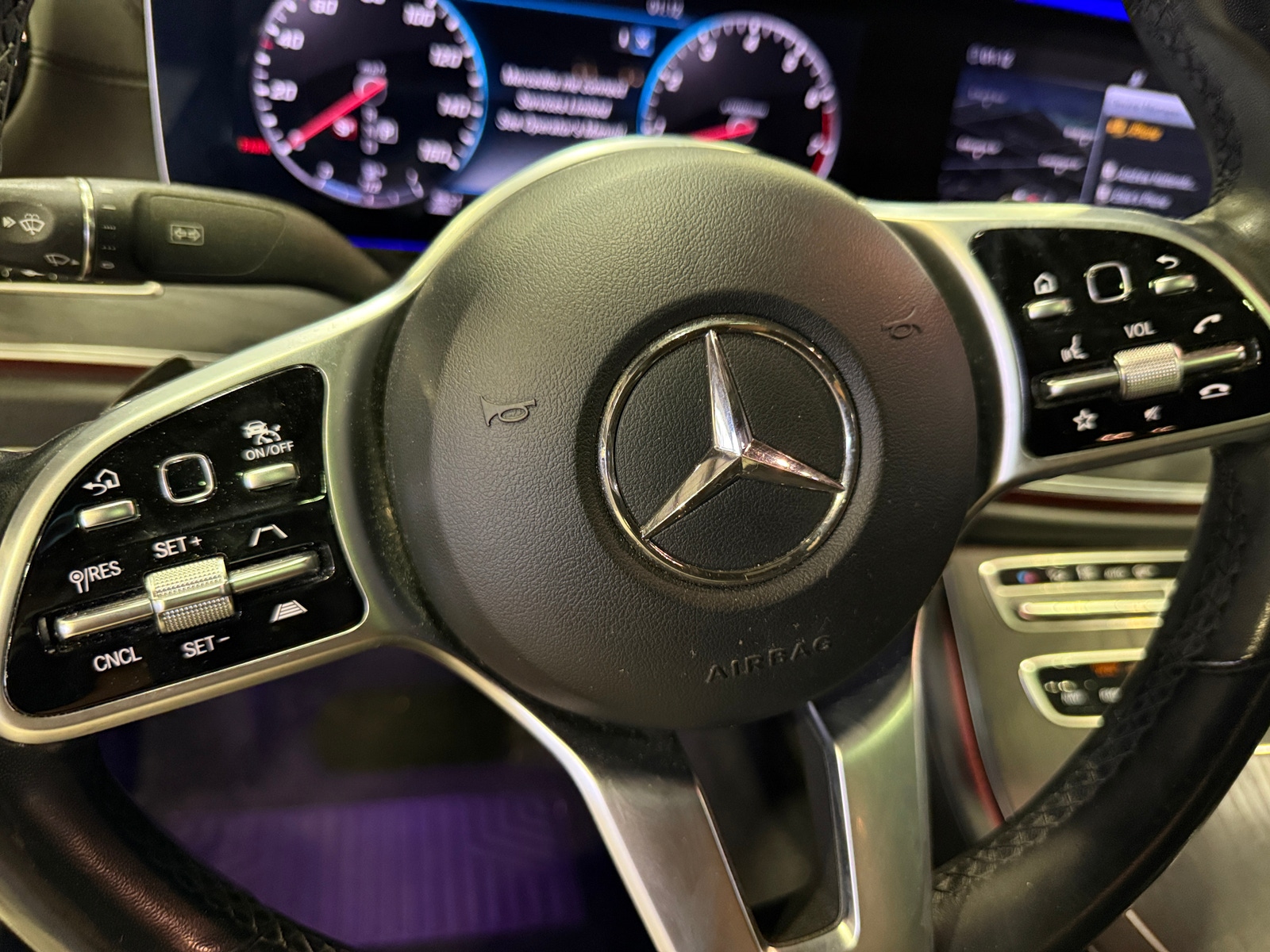 Thumbnail: 2019 Mercedes-Benz E-Class - 4