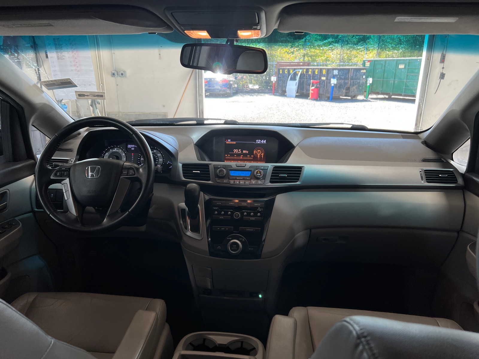 Thumbnail: 2011 Honda Odyssey - 2