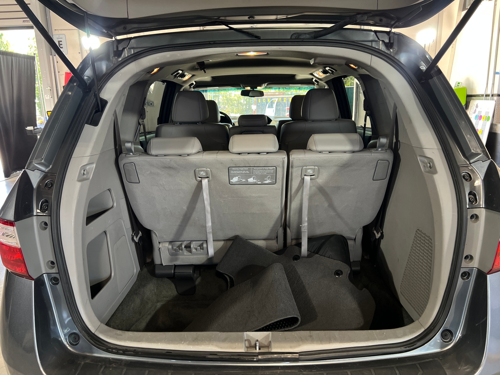 Thumbnail: 2011 Honda Odyssey - 6