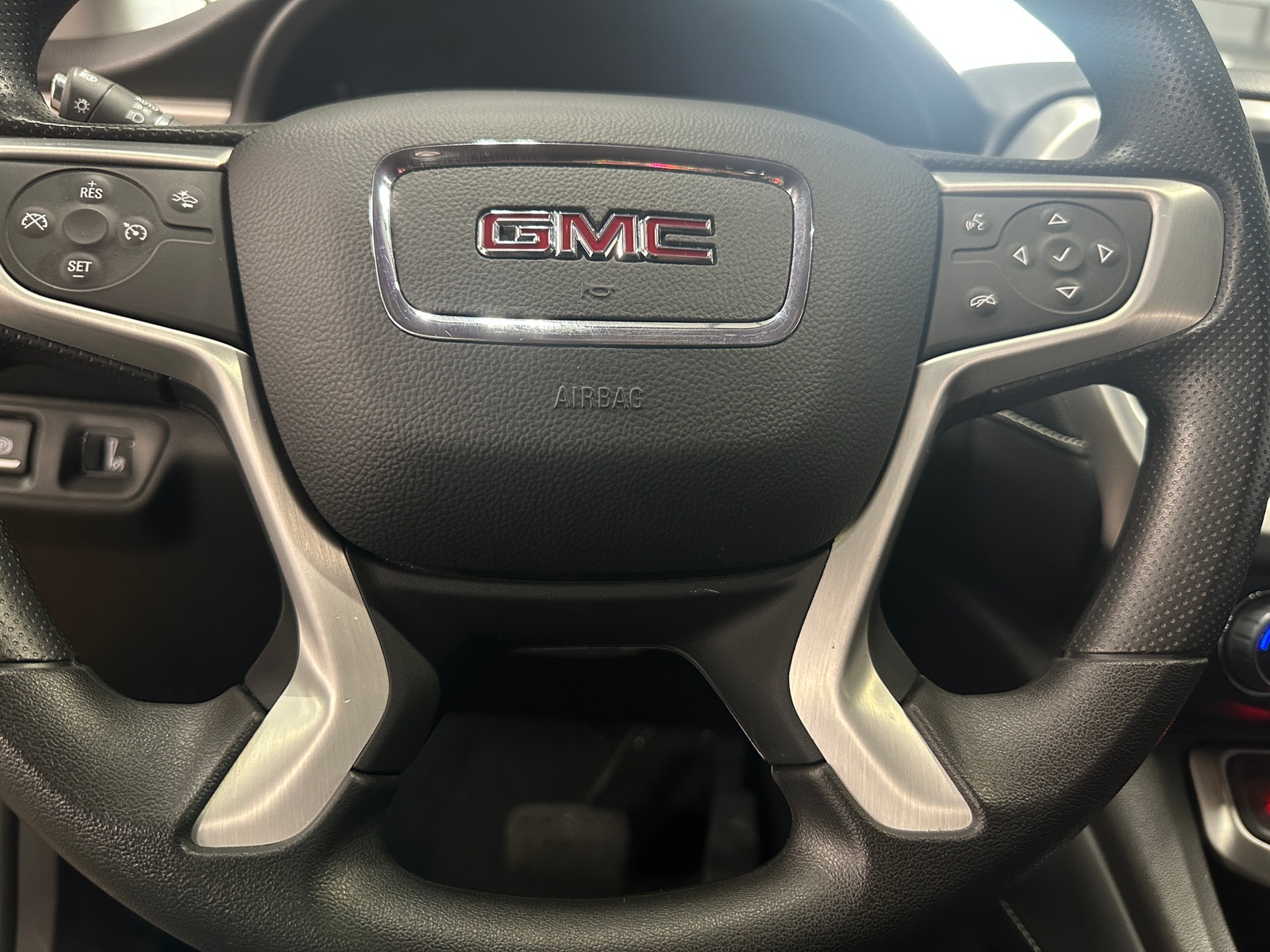 Thumbnail: 2023 GMC Acadia - 5