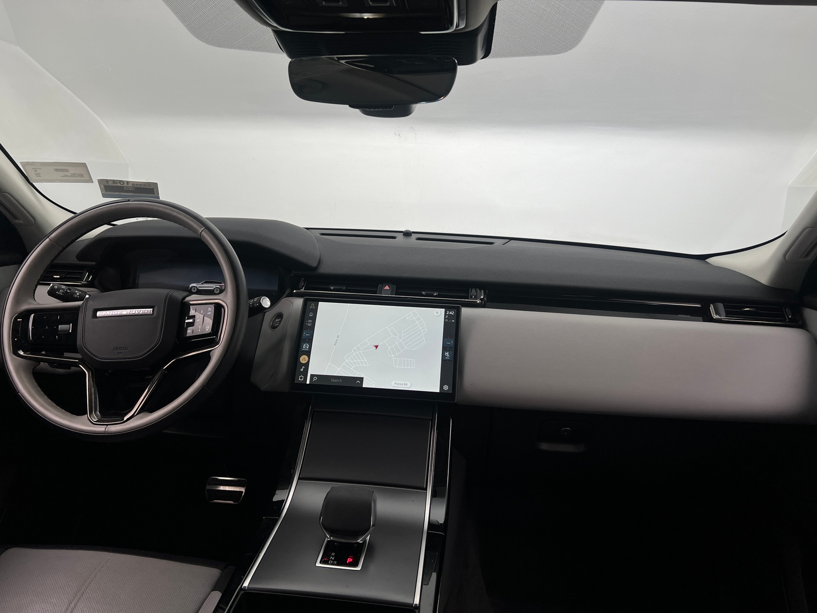 Thumbnail: 2025 Land Rover Range Rover Velar - 2