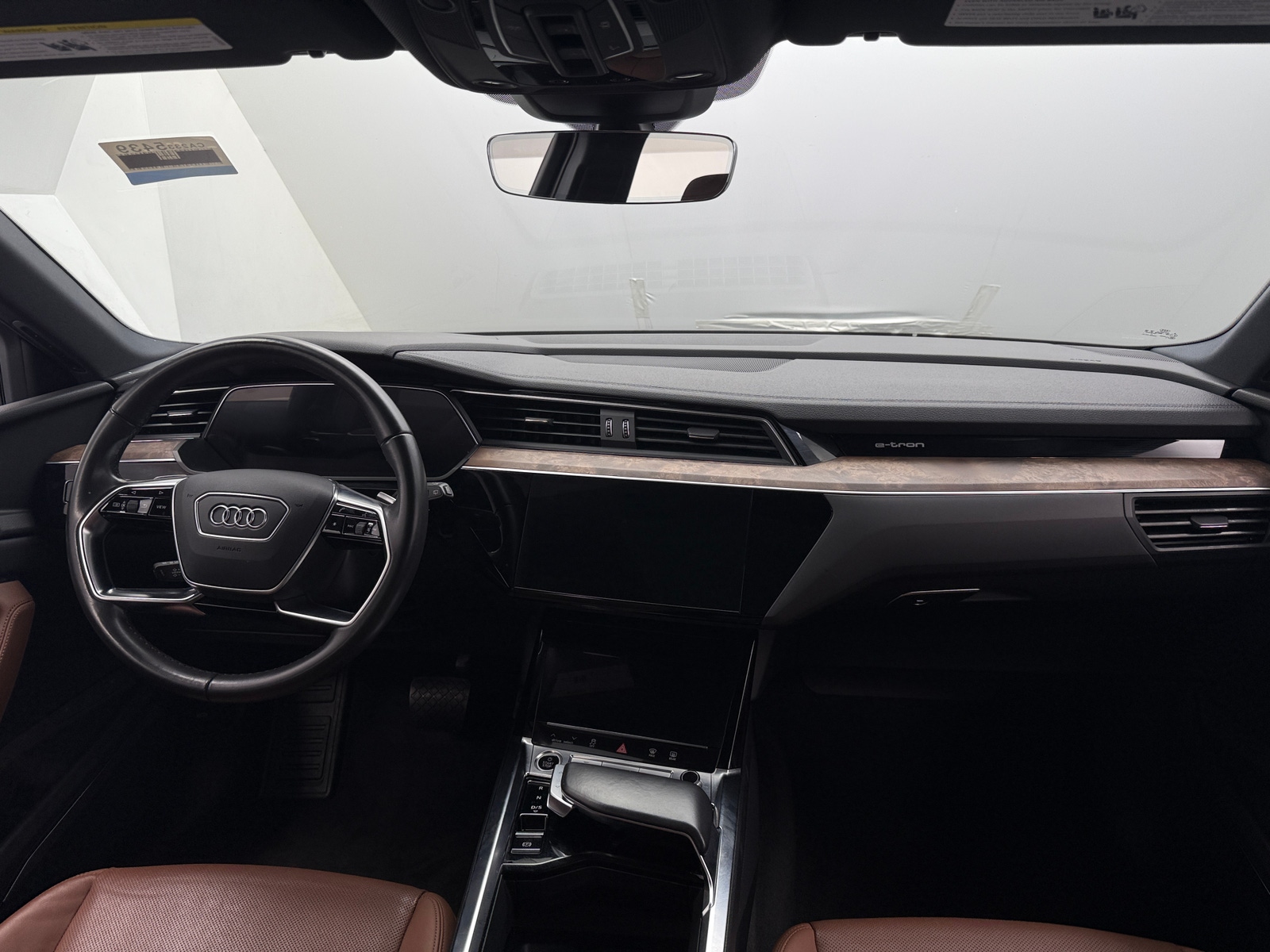 Thumbnail: 2022 Audi e-tron - 2