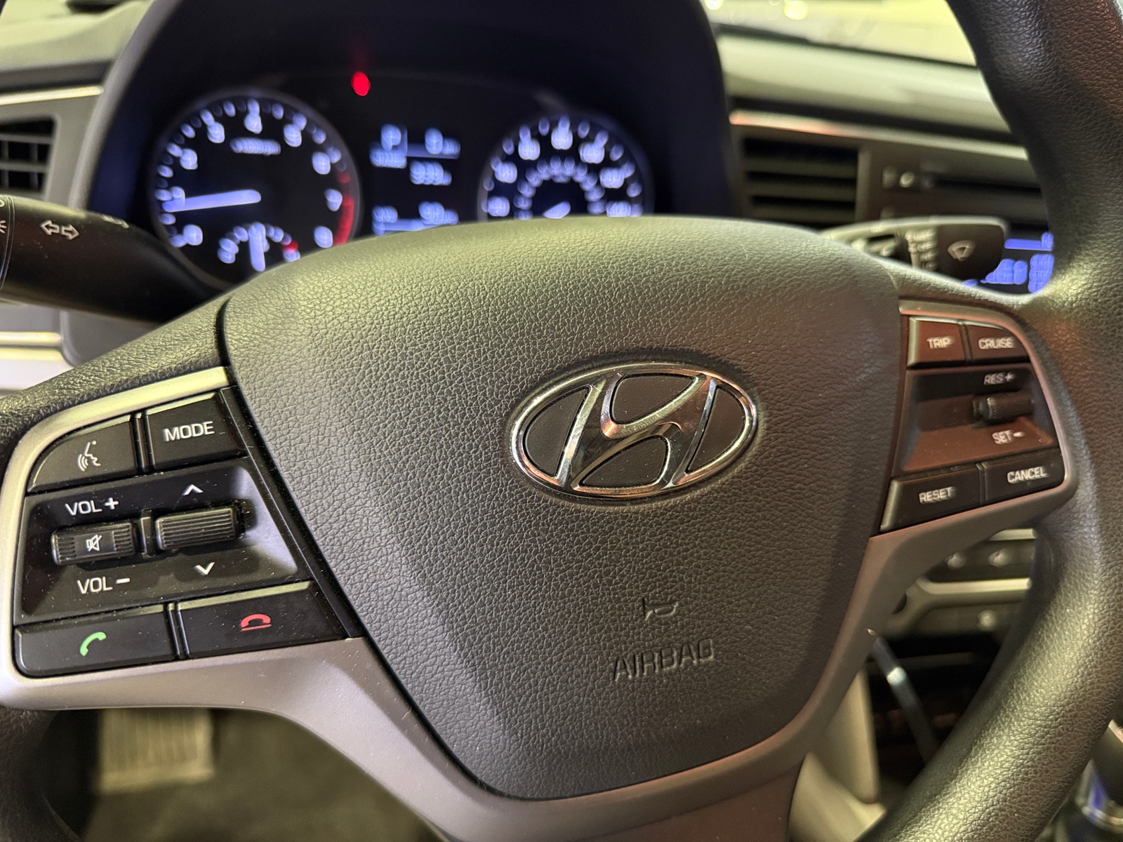 Thumbnail: 2017 Hyundai Elantra - 5