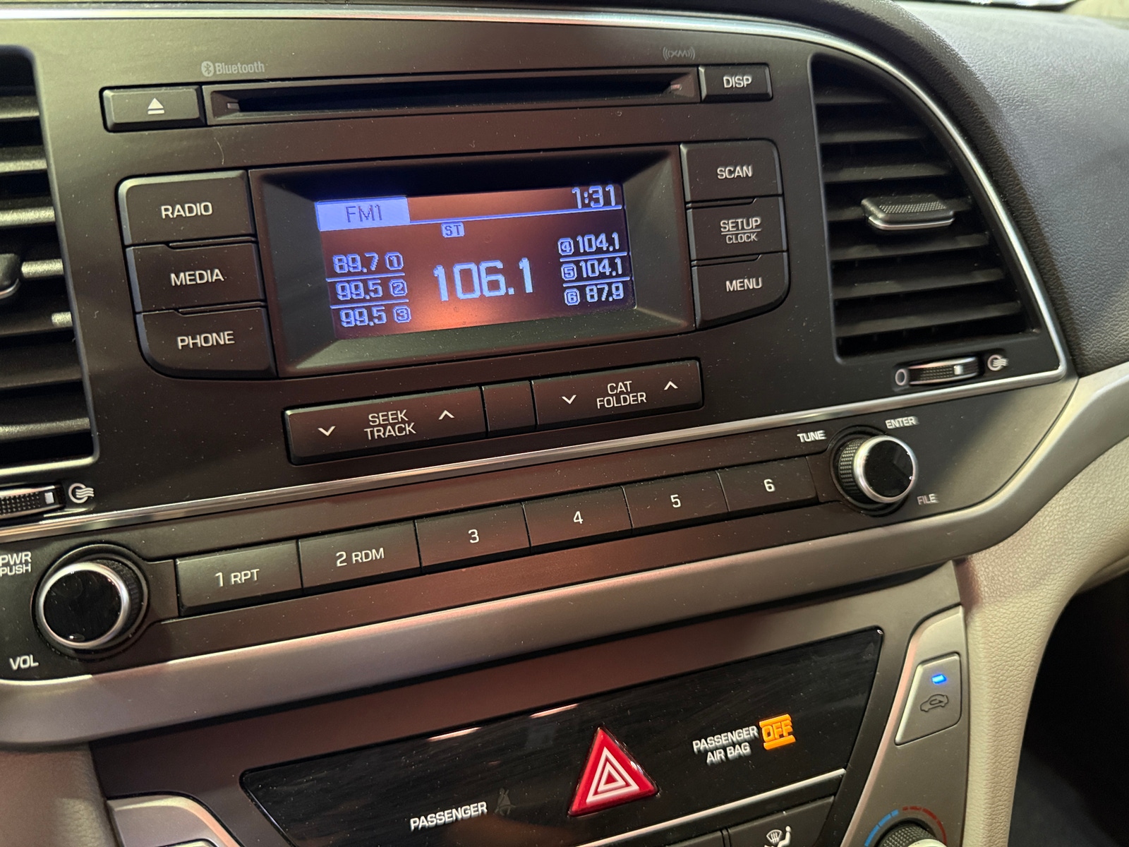 Thumbnail: 2017 Hyundai Elantra - 4