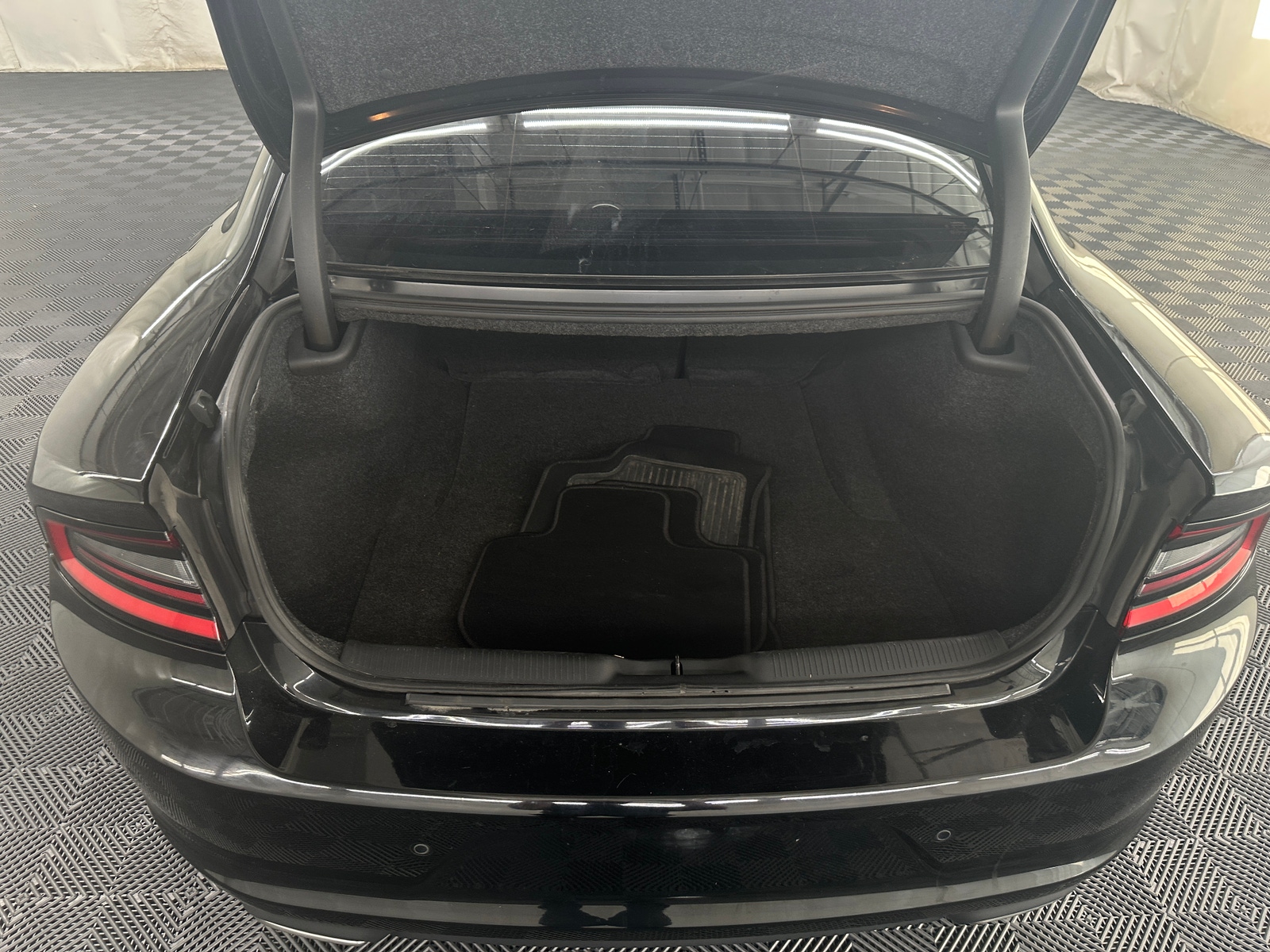 Thumbnail: 2019 Dodge Charger - 7