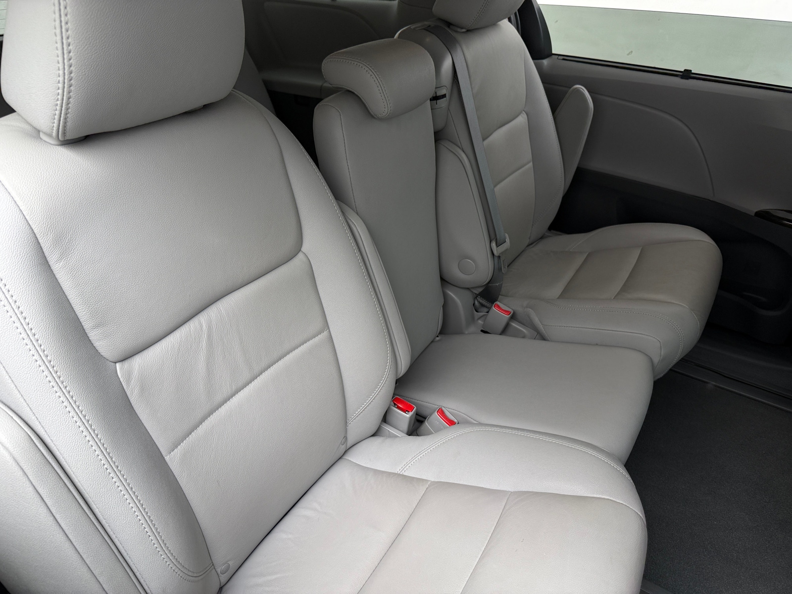 Thumbnail: 2020 Toyota Sienna - 5