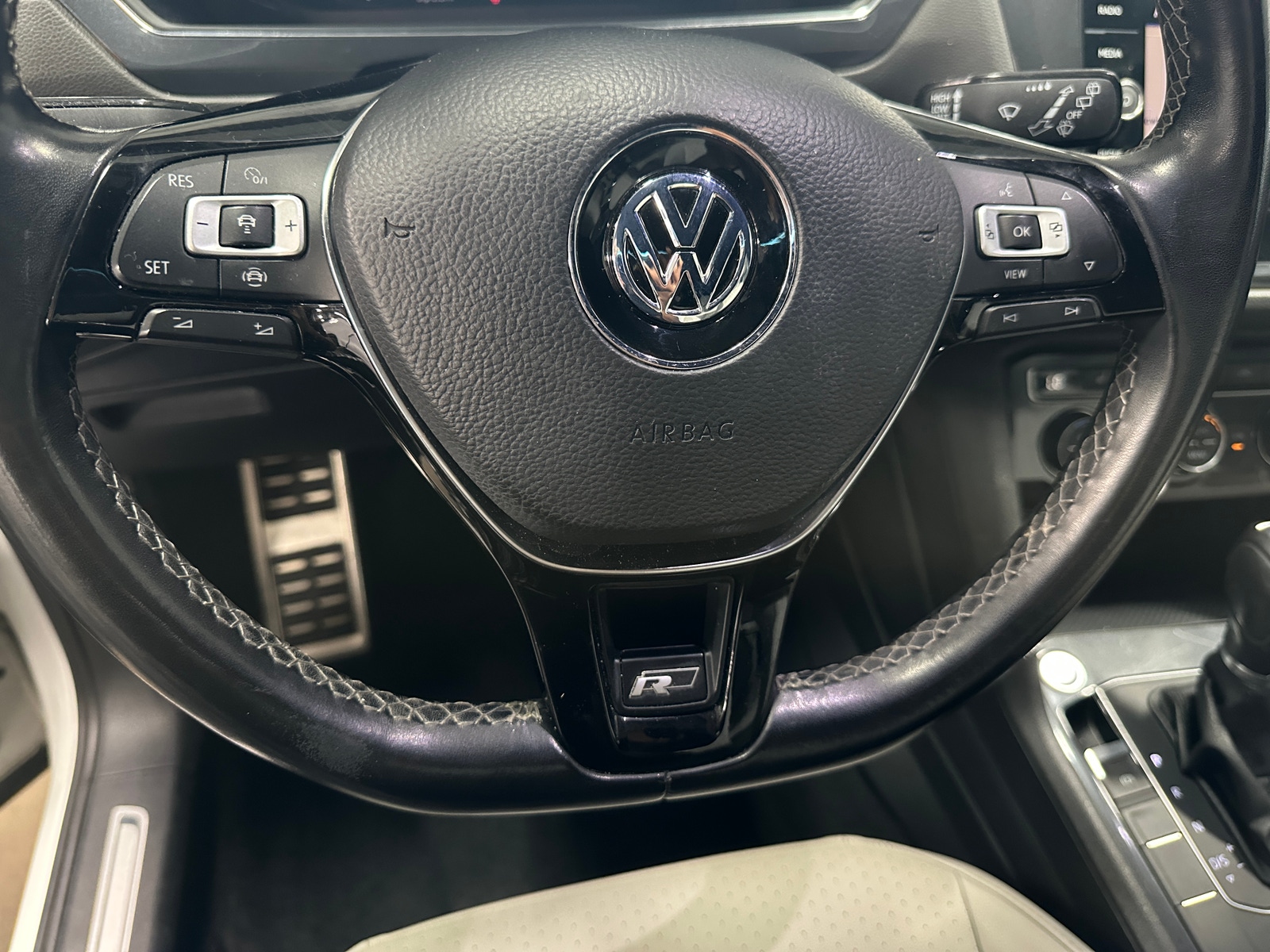 Thumbnail: 2019 Volkswagen Tiguan - 4