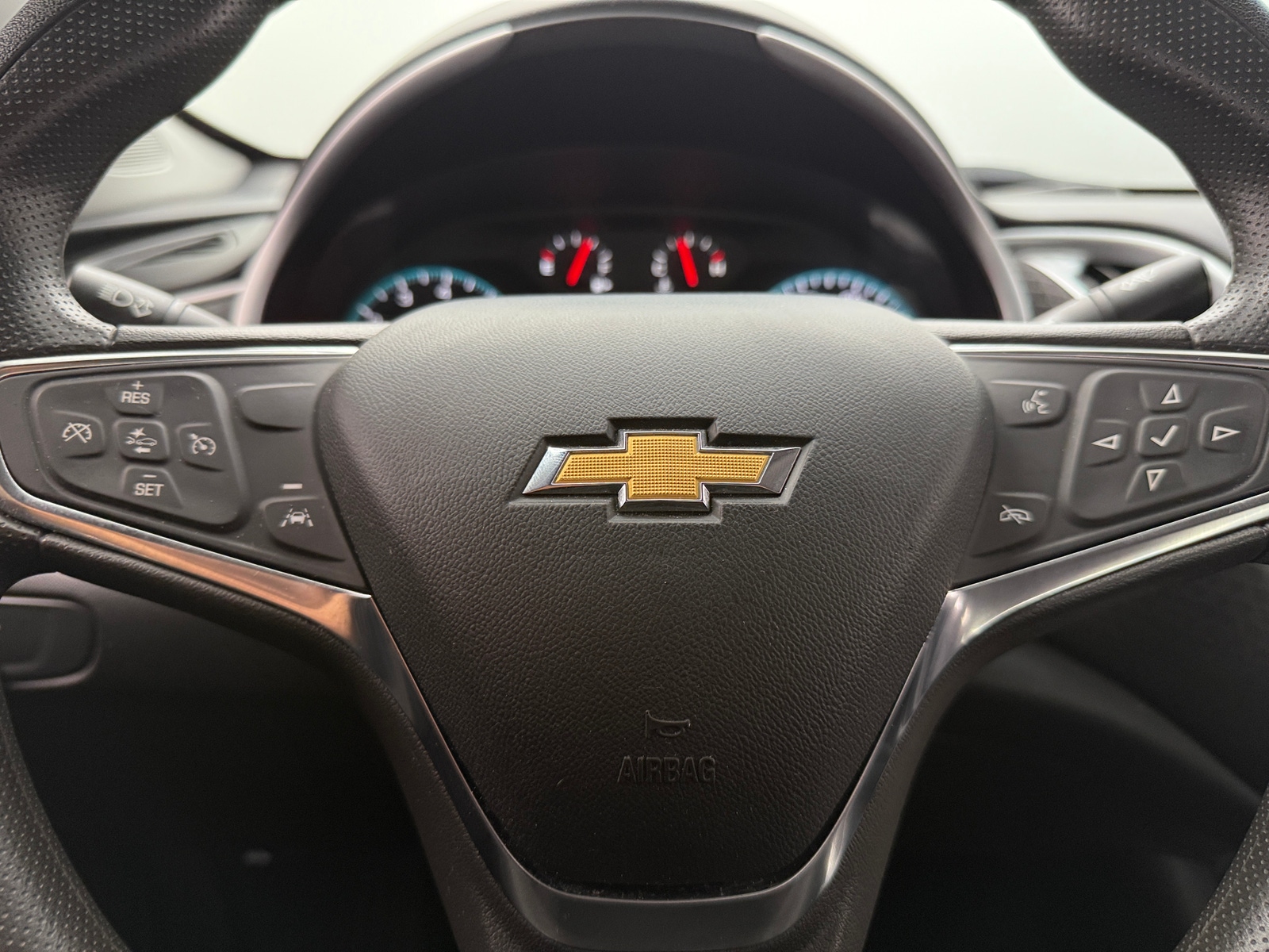 Thumbnail: 2023 Chevrolet Malibu - 5