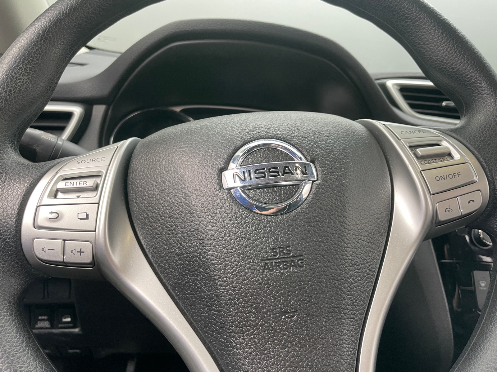 Thumbnail: 2016 Nissan Rogue - 5