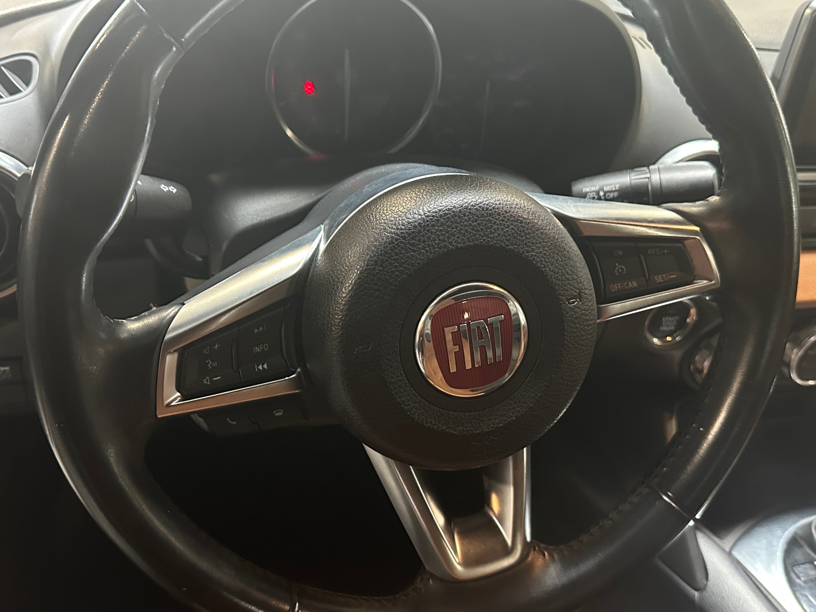 Thumbnail: 2017 Fiat 124 Spider - 4