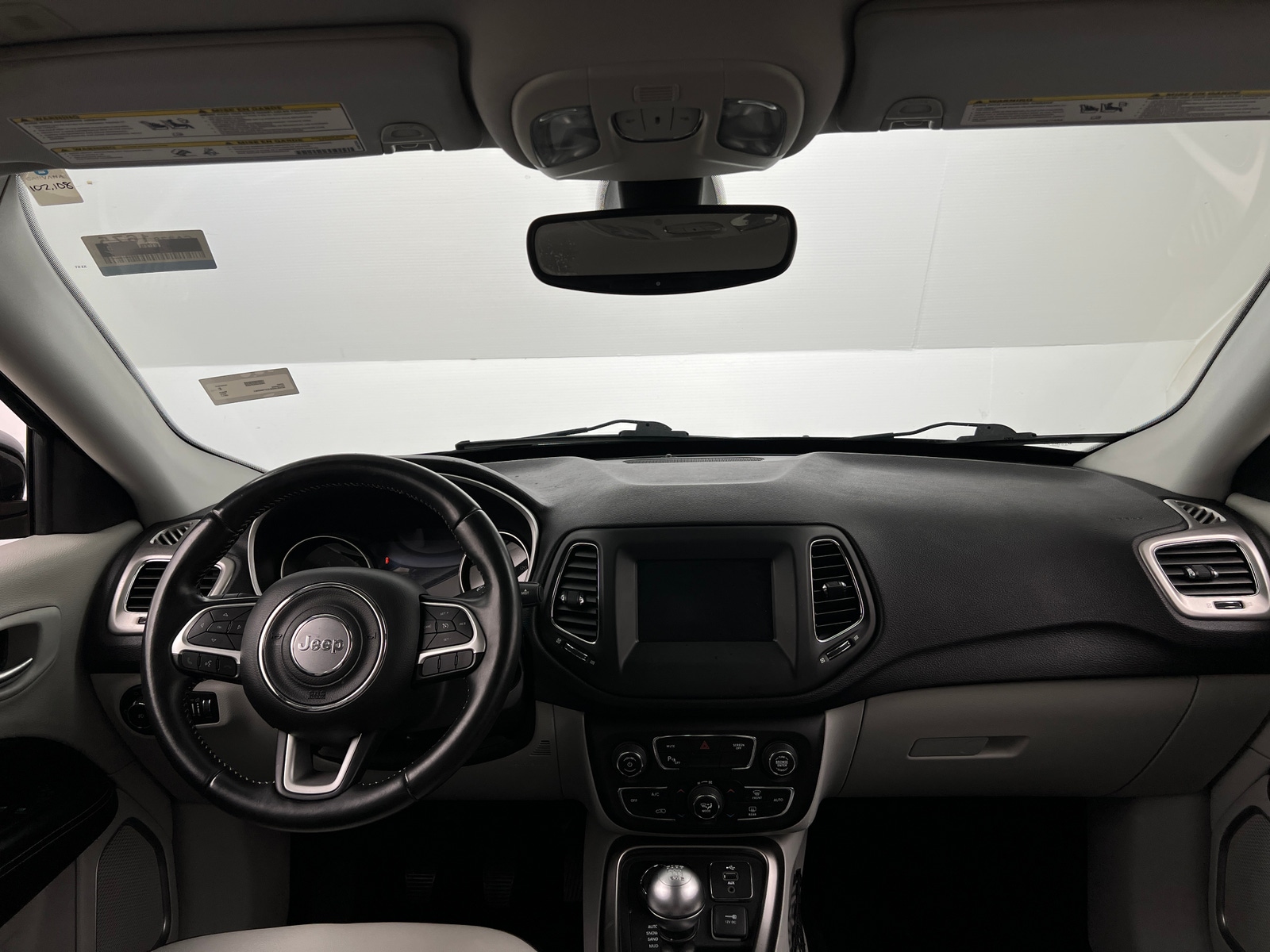 Thumbnail: 2017 Jeep Compass - 3