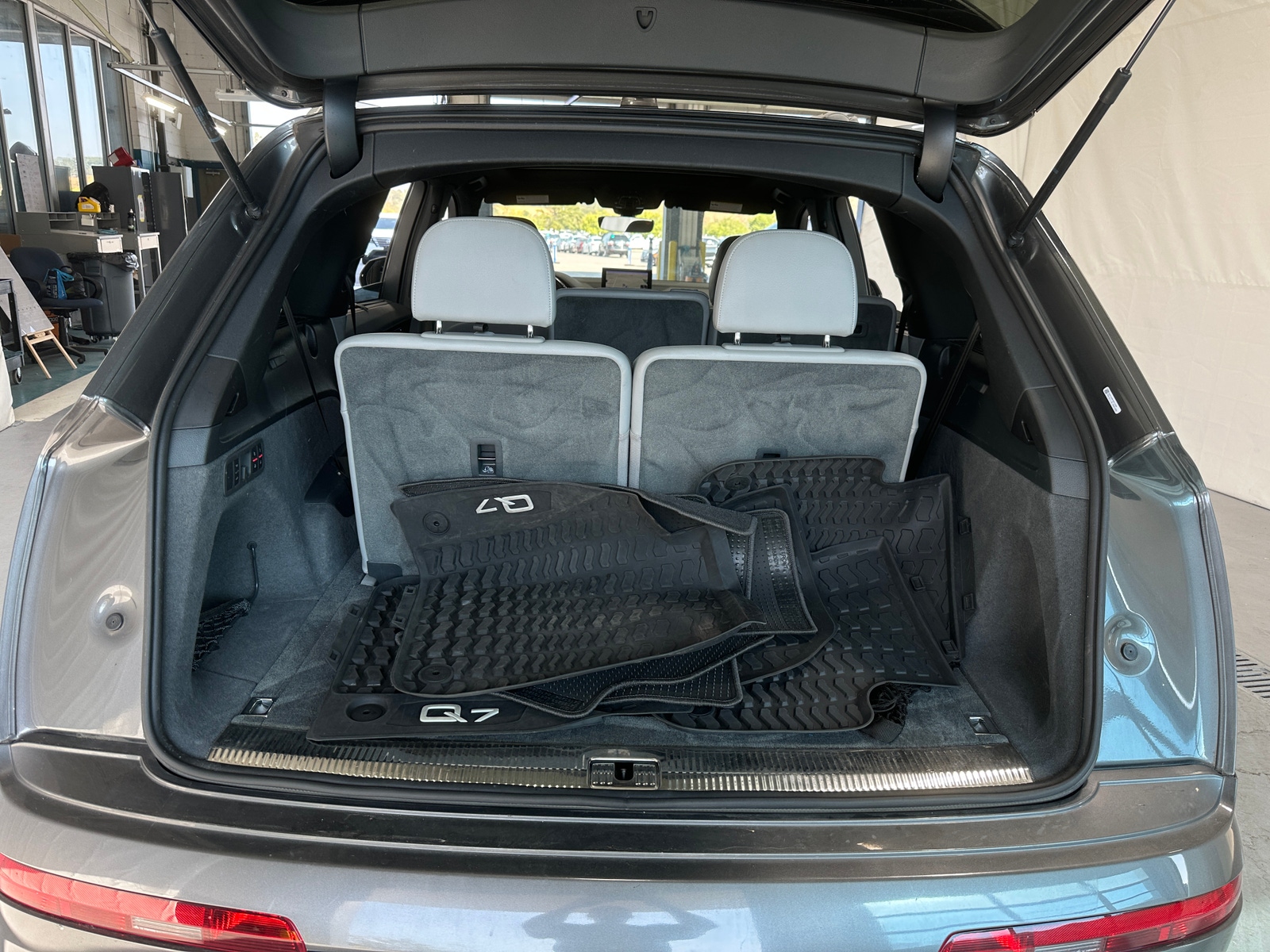 Thumbnail: 2019 Audi Q7 - 6