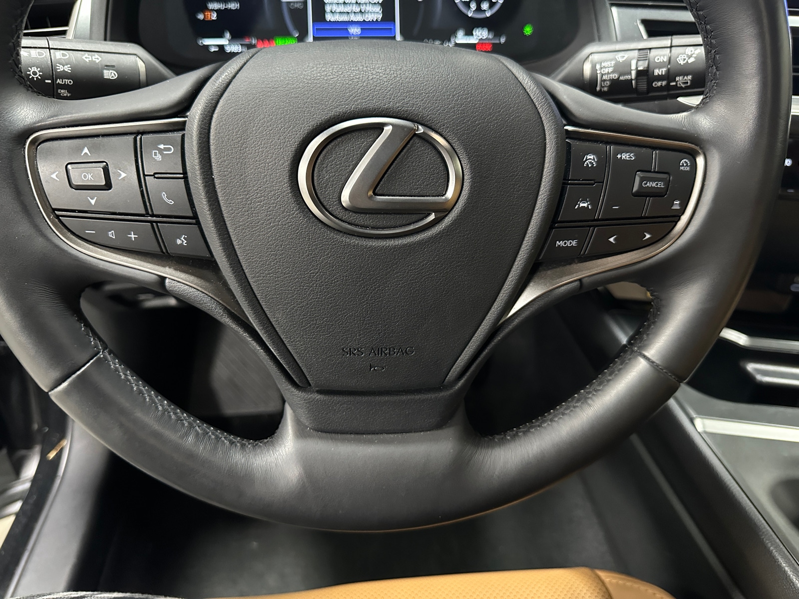 Thumbnail: 2025 Lexus UX - 4