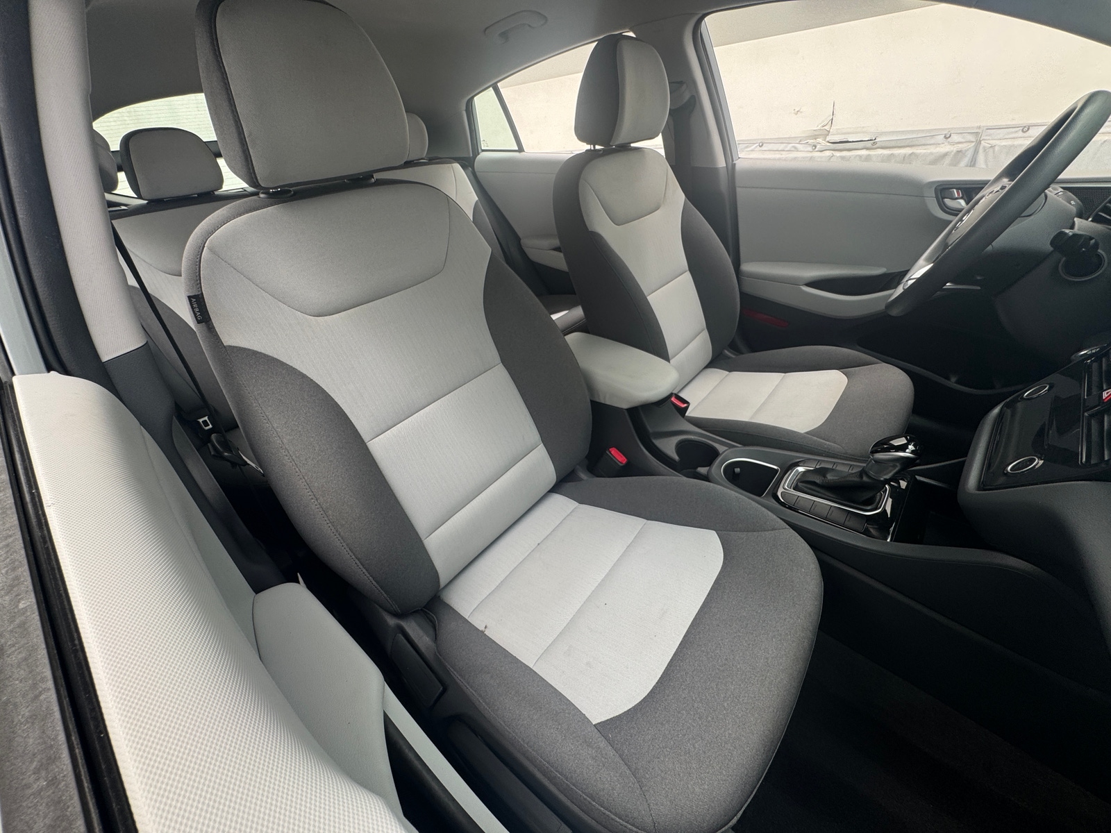 Thumbnail: 2020 Hyundai Ioniq - 2