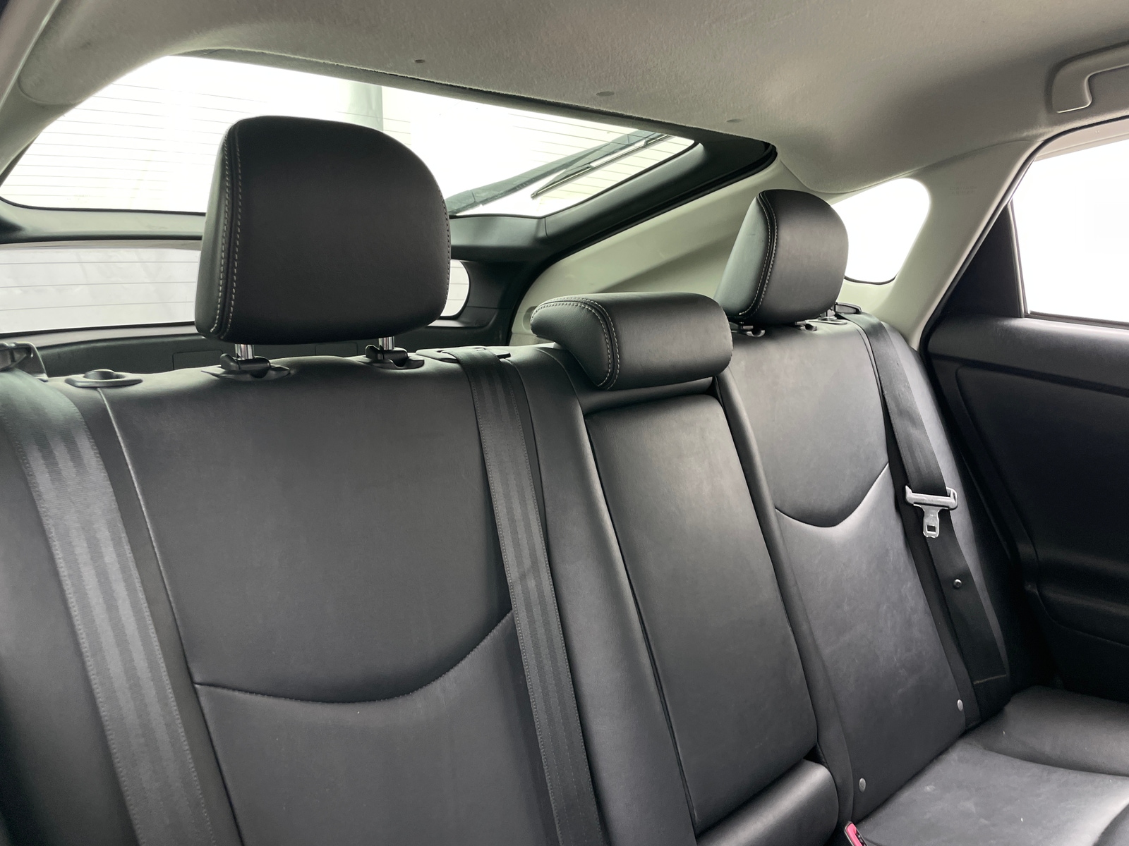 Thumbnail: 2015 Toyota Prius - 6