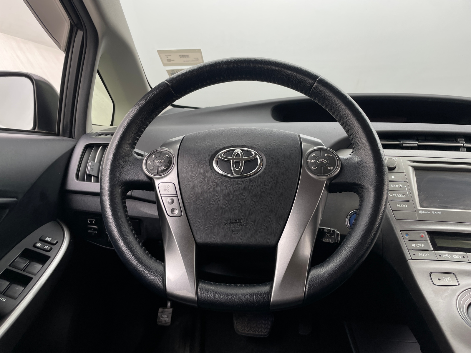 Thumbnail: 2015 Toyota Prius - 5