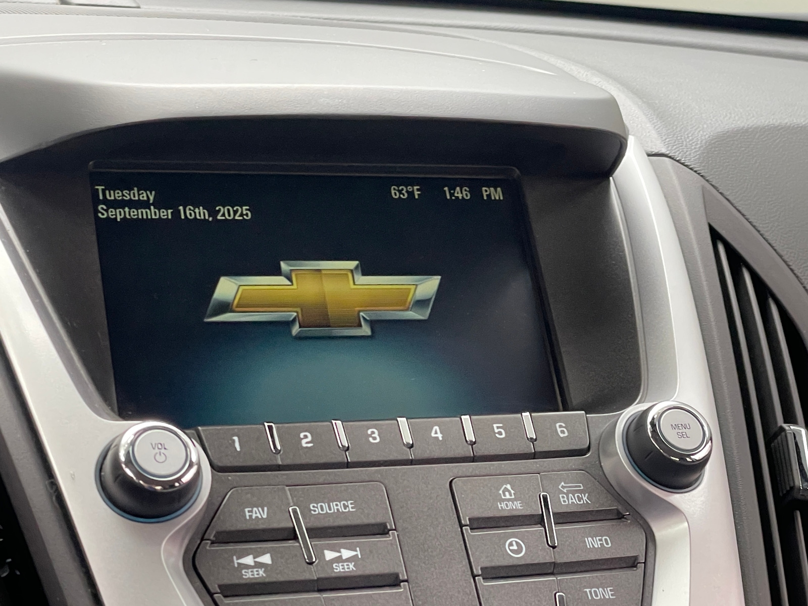 Thumbnail: 2016 Chevrolet Equinox - 4