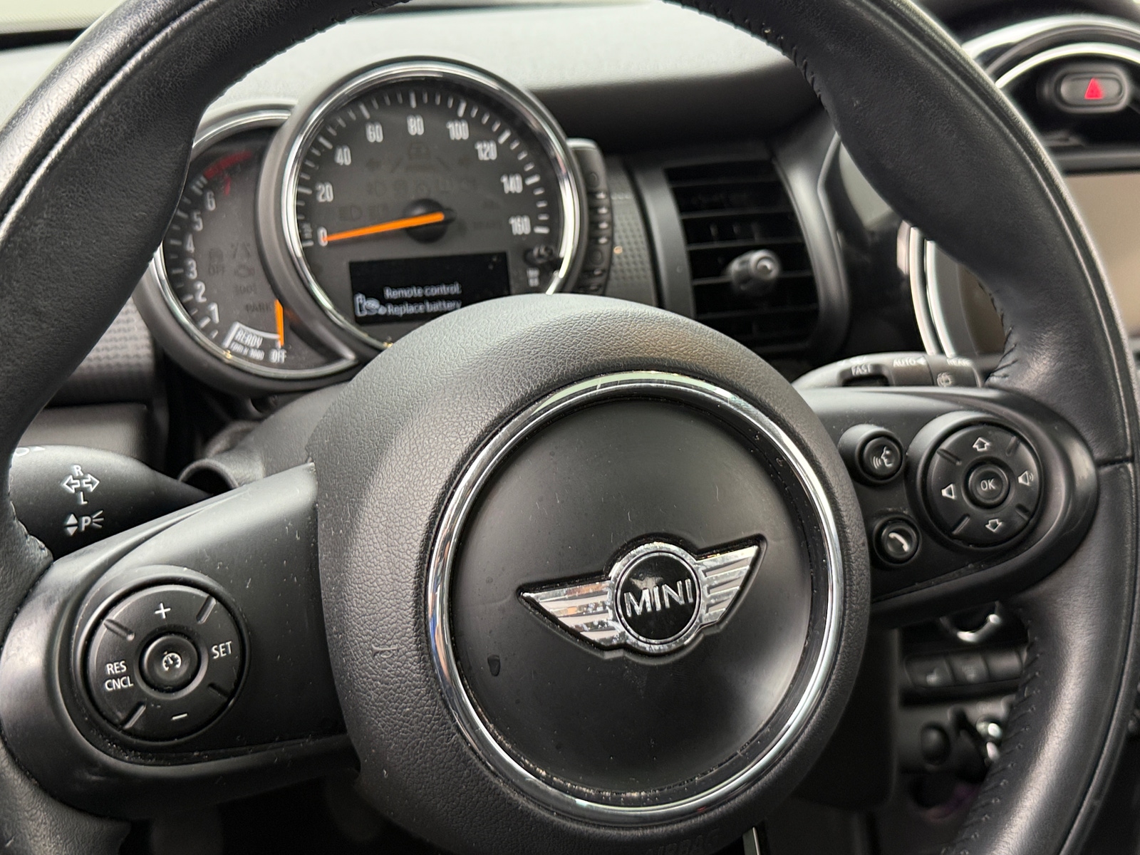 Thumbnail: 2017 MINI Cooper Hardtop - 3