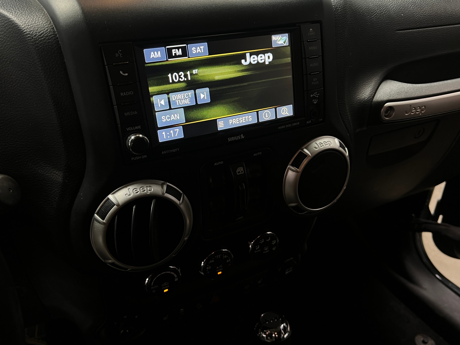 Thumbnail: 2017 Jeep Wrangler - 3