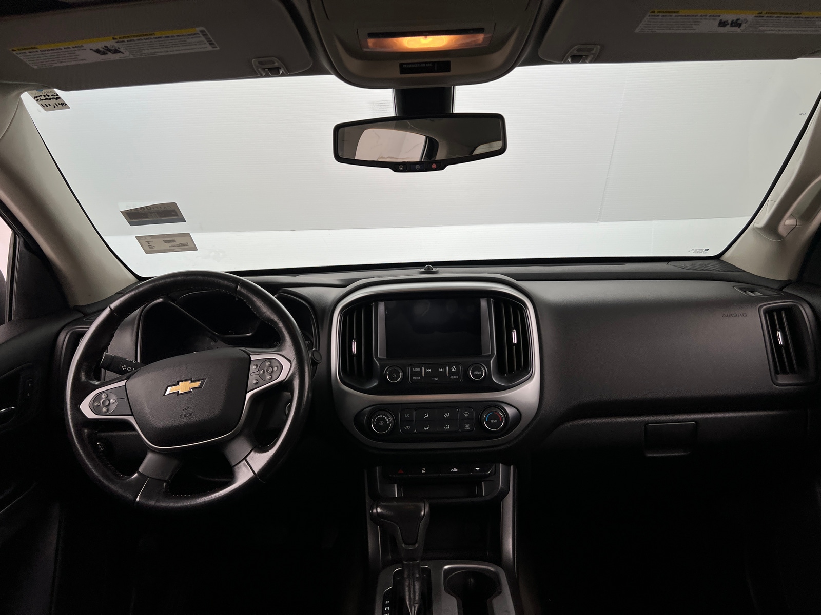 Thumbnail: 2017 Chevrolet Colorado - 3
