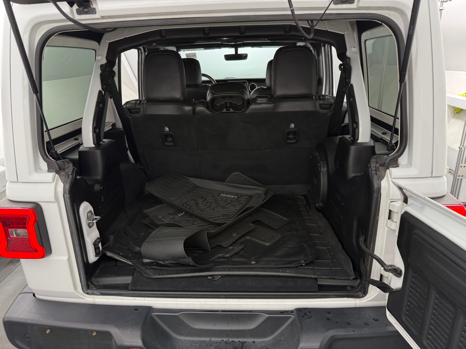 Thumbnail: 2018 Jeep Wrangler - 6