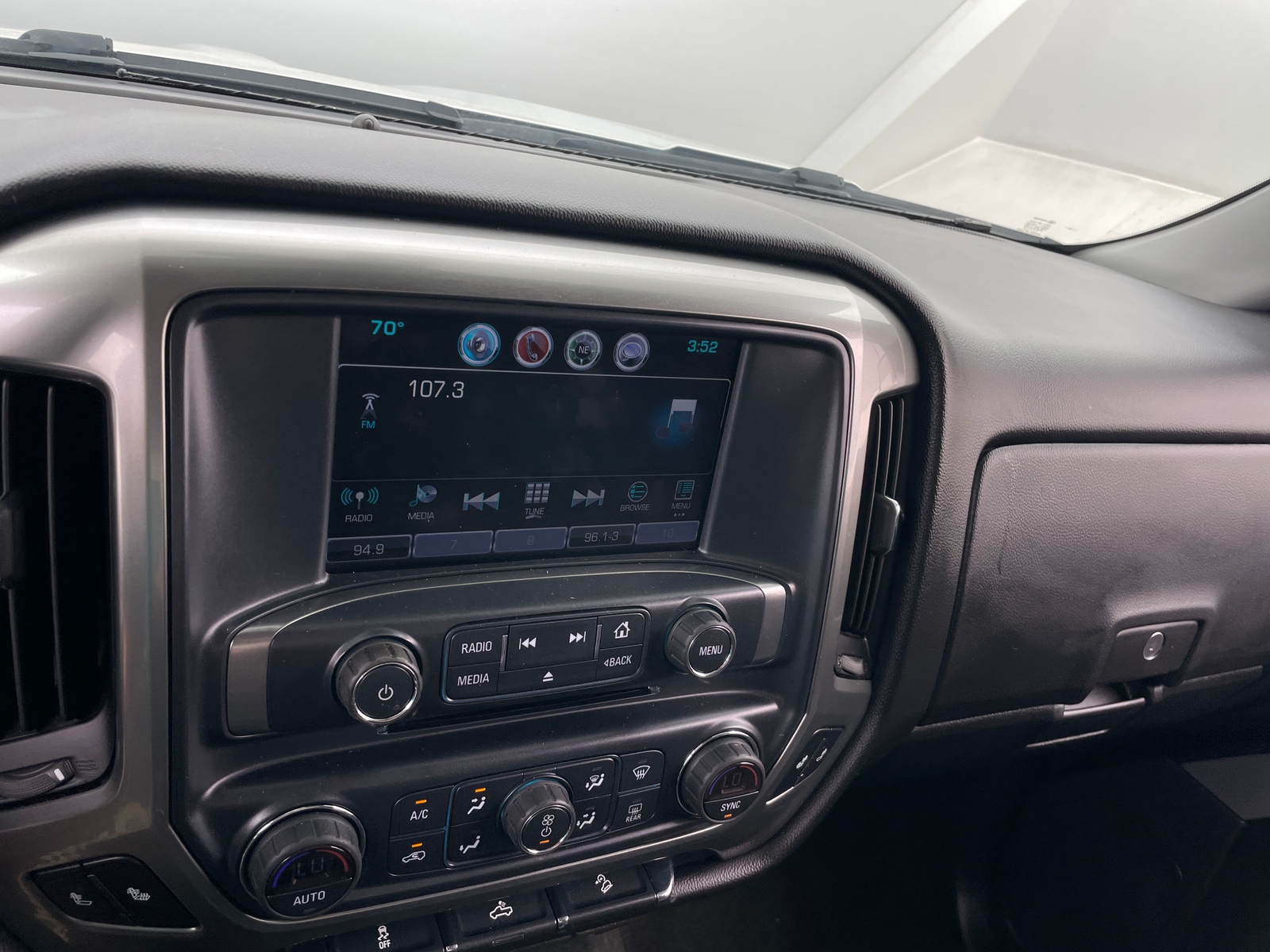 Thumbnail: 2018 Chevrolet Silverado 1500 - 4