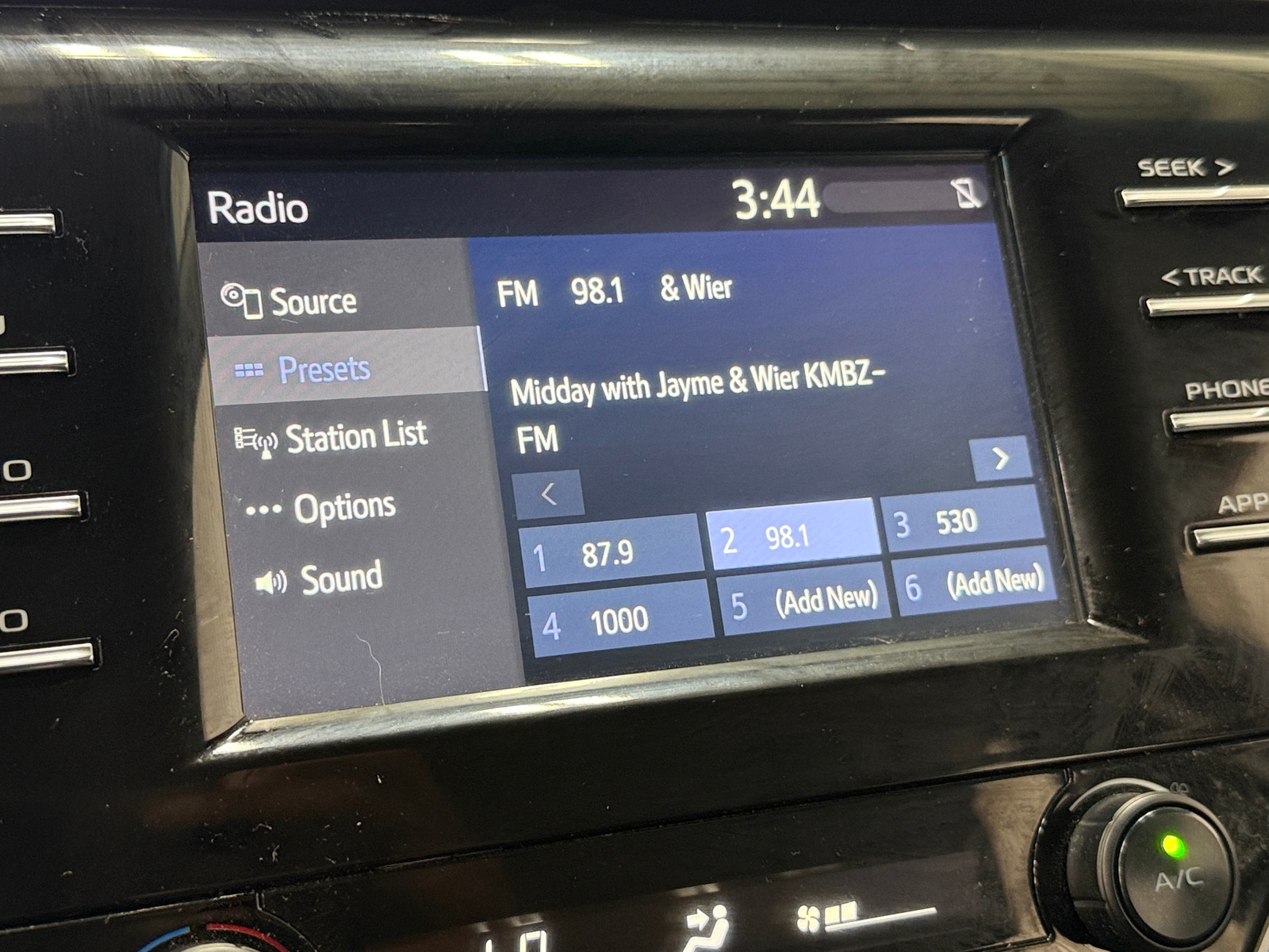 Thumbnail: 2018 Toyota Camry - 4