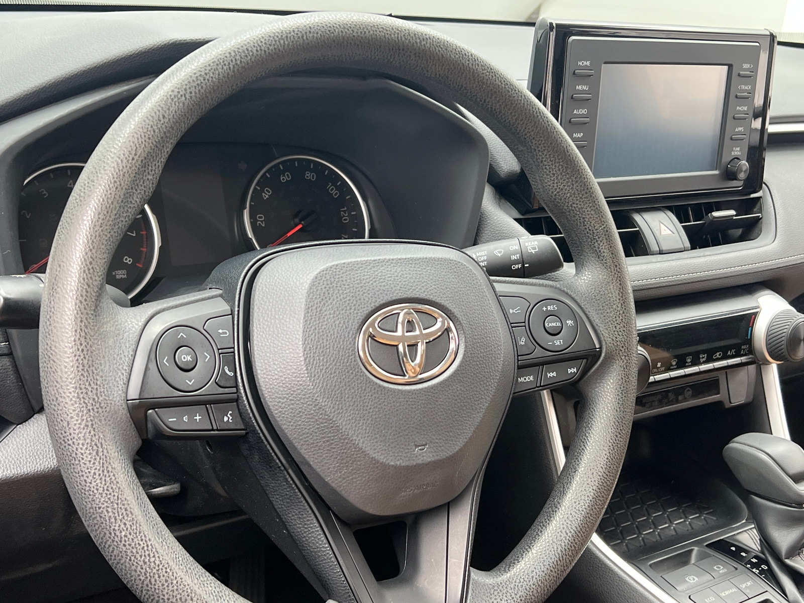 Thumbnail: 2019 Toyota RAV4 - 4