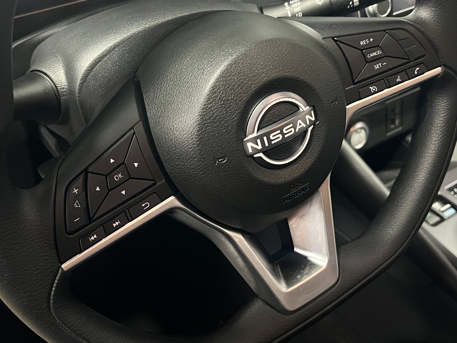 Thumbnail: 2025 Nissan Leaf - 5