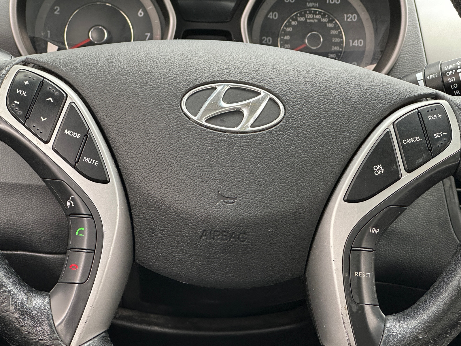 Thumbnail: 2012 Hyundai Elantra - 4