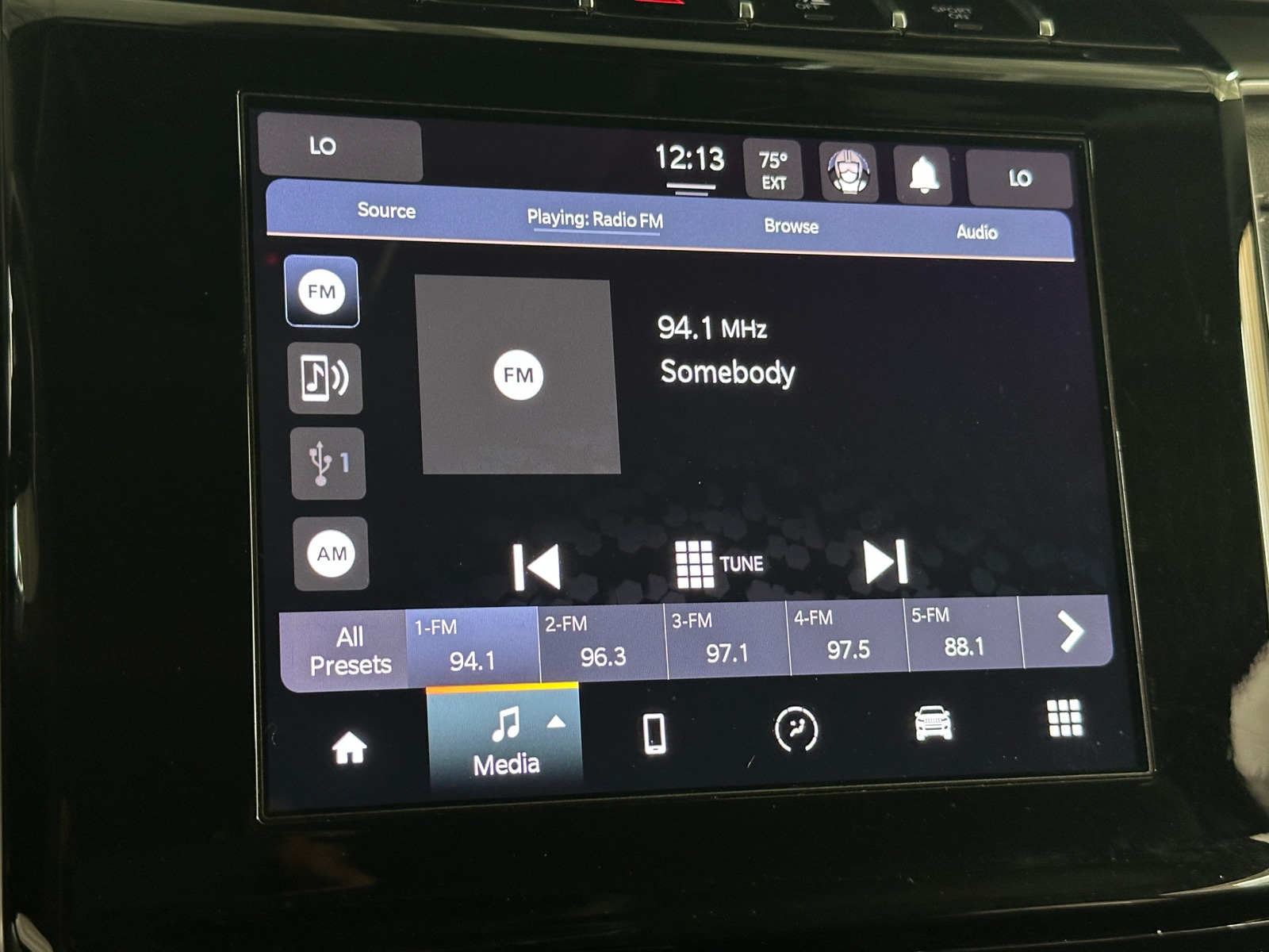 Thumbnail: 2023 Jeep Grand Cherokee L - 4