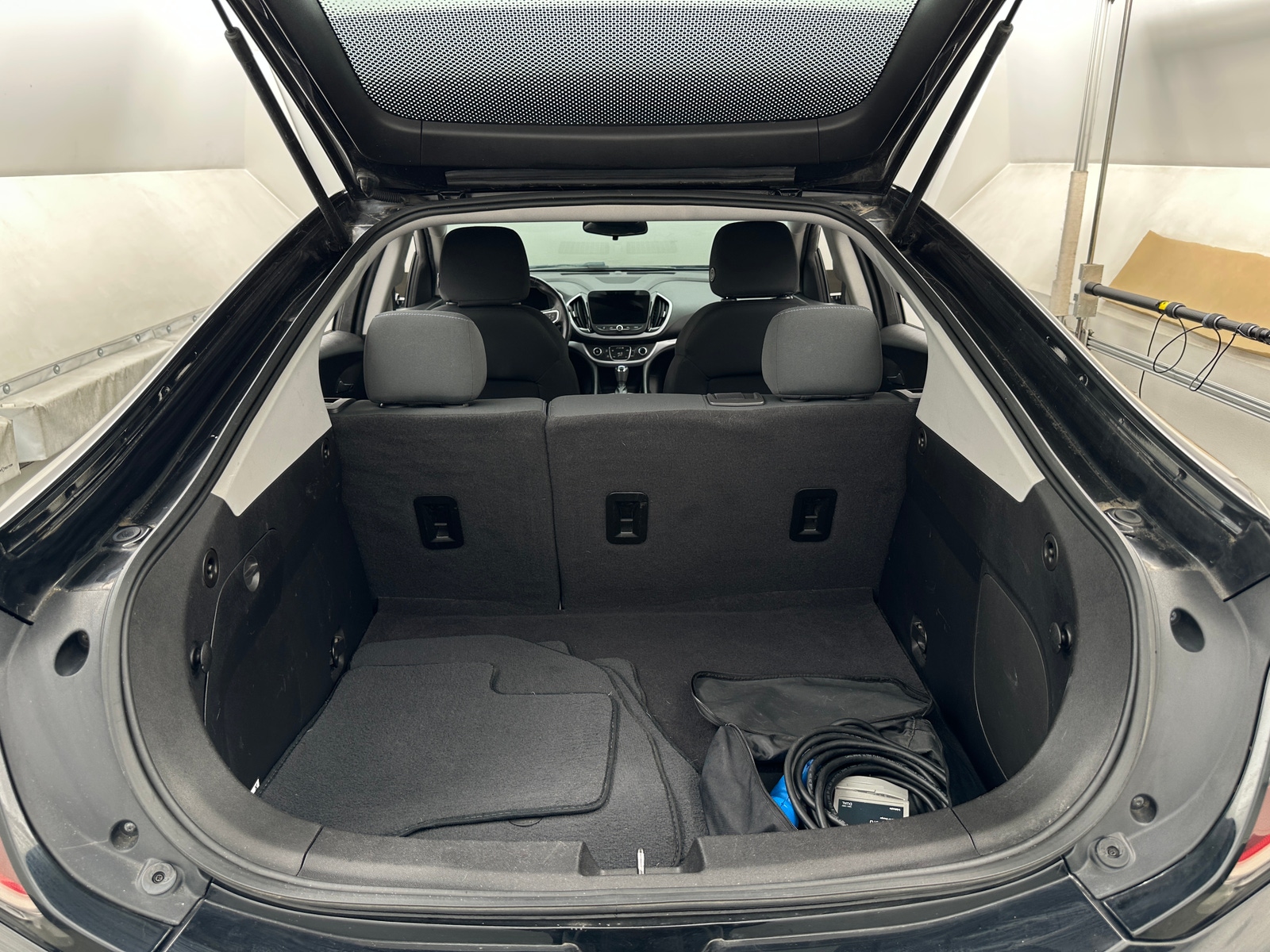 Thumbnail: 2017 Chevrolet Volt - 7