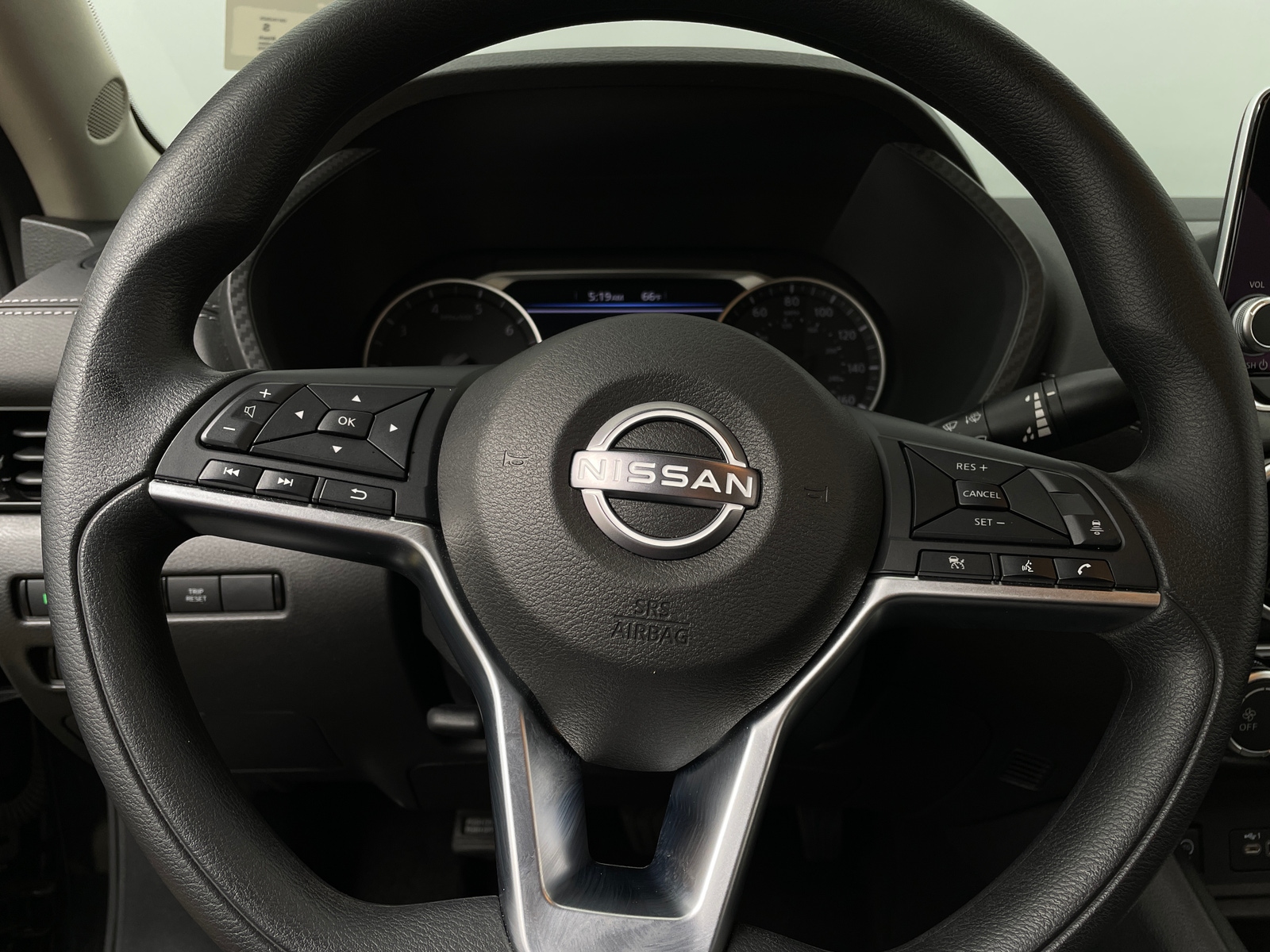 Thumbnail: 2025 Nissan Sentra - 5