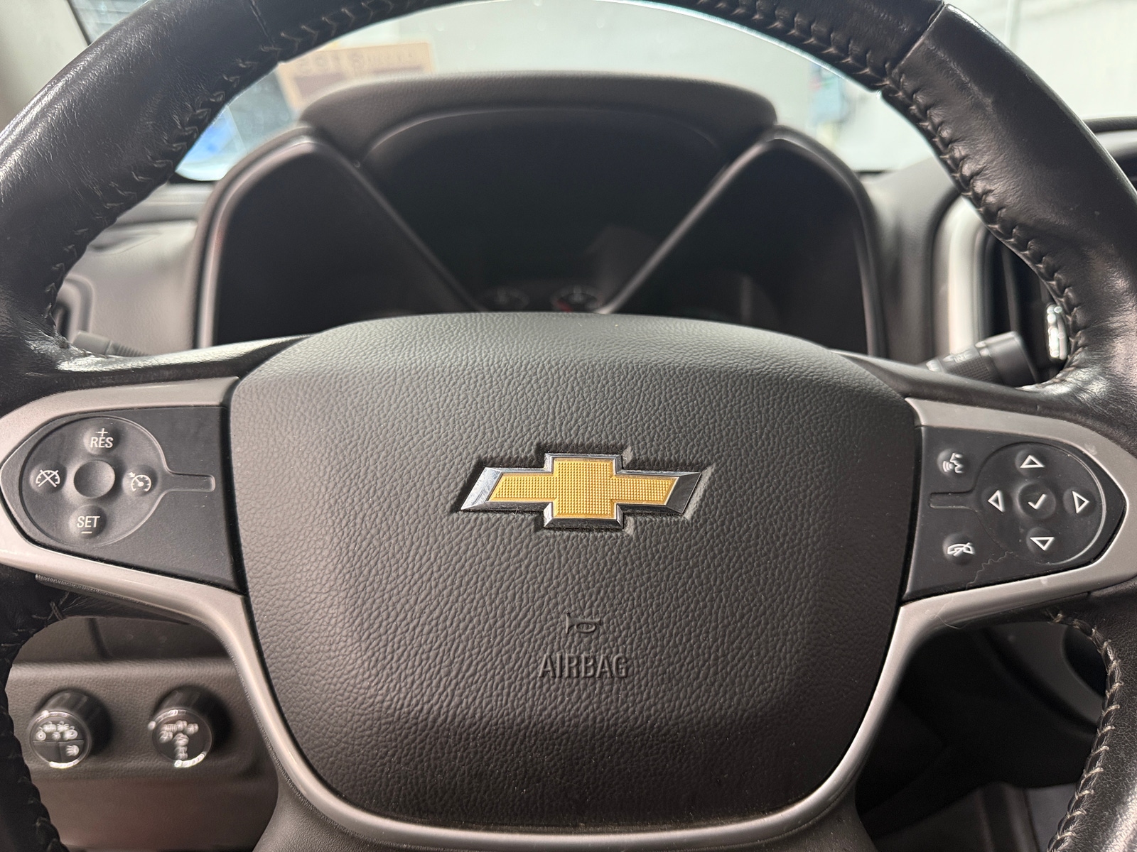 Thumbnail: 2018 Chevrolet Colorado - 4