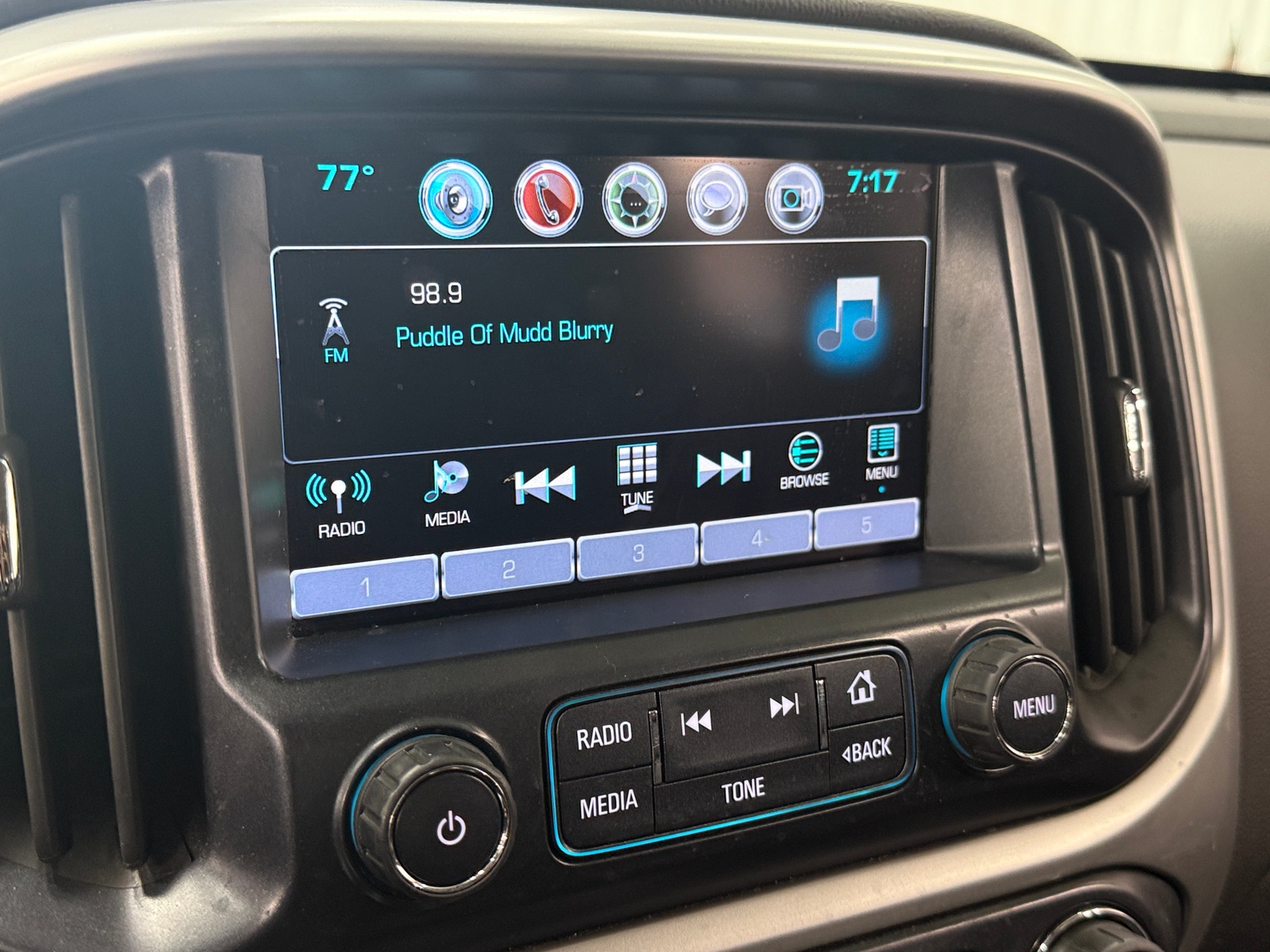 Thumbnail: 2018 Chevrolet Colorado - 3