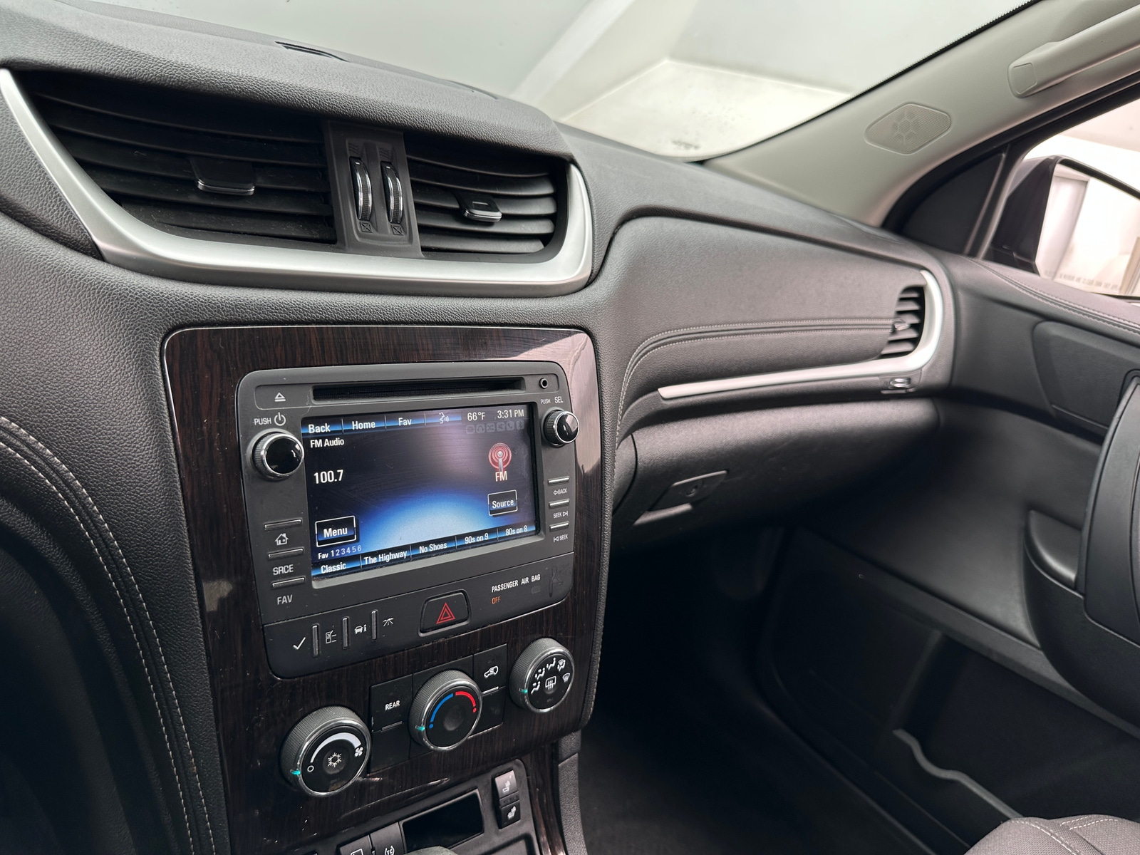 Thumbnail: 2017 Chevrolet Traverse - 4