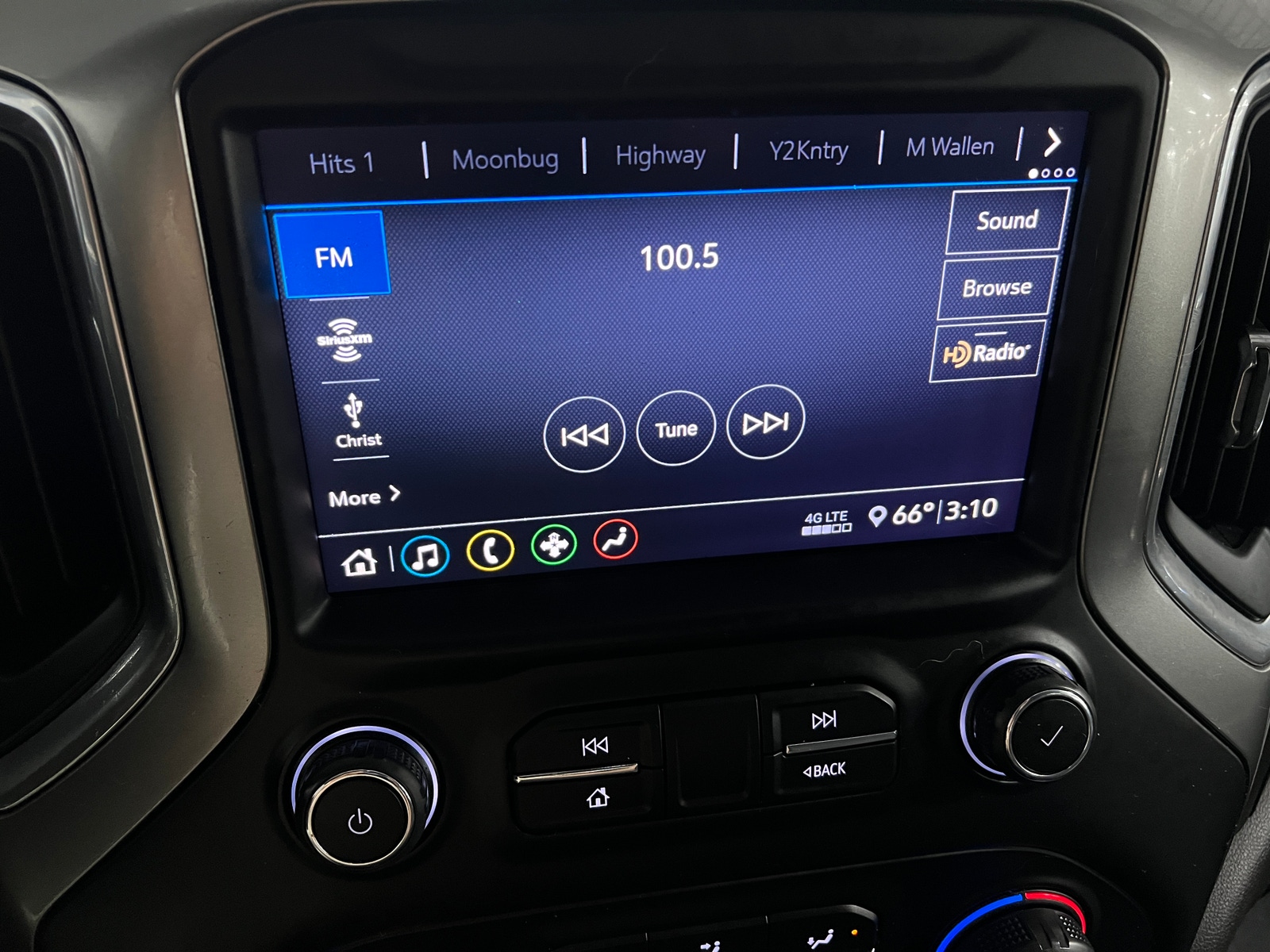 Thumbnail: 2020 Chevrolet Silverado 1500 - 4