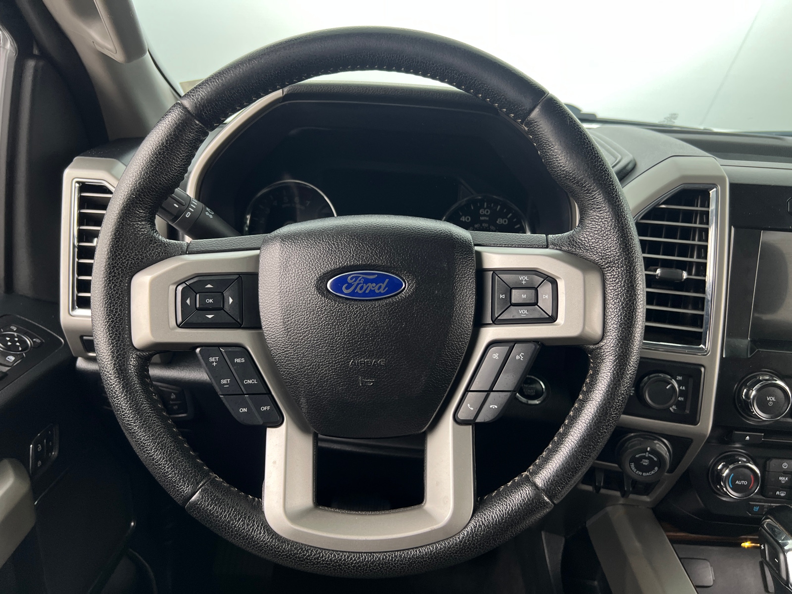 Thumbnail: 2016 Ford Econoline - 4