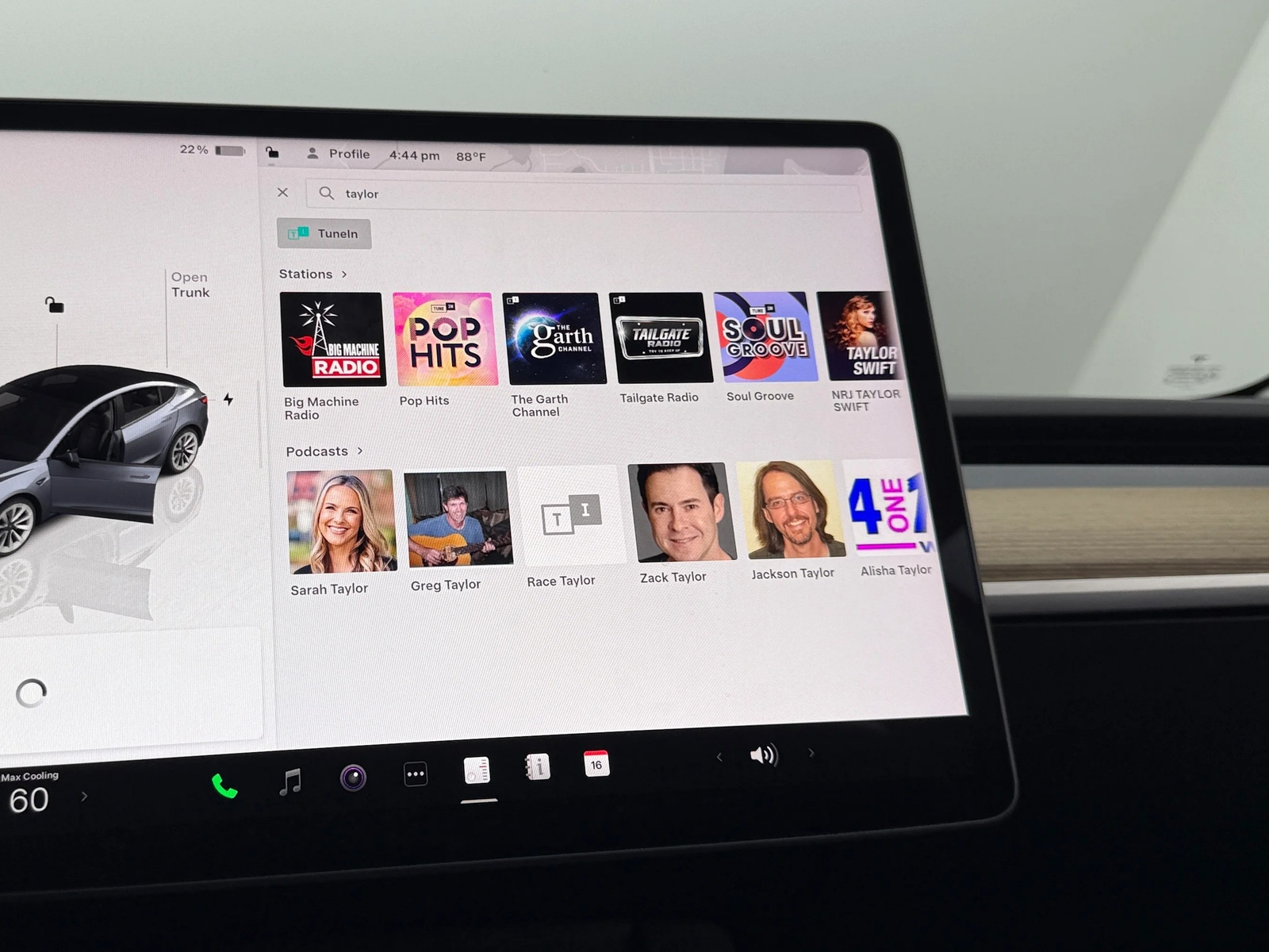 Thumbnail: 2022 Tesla Model 3 - 2