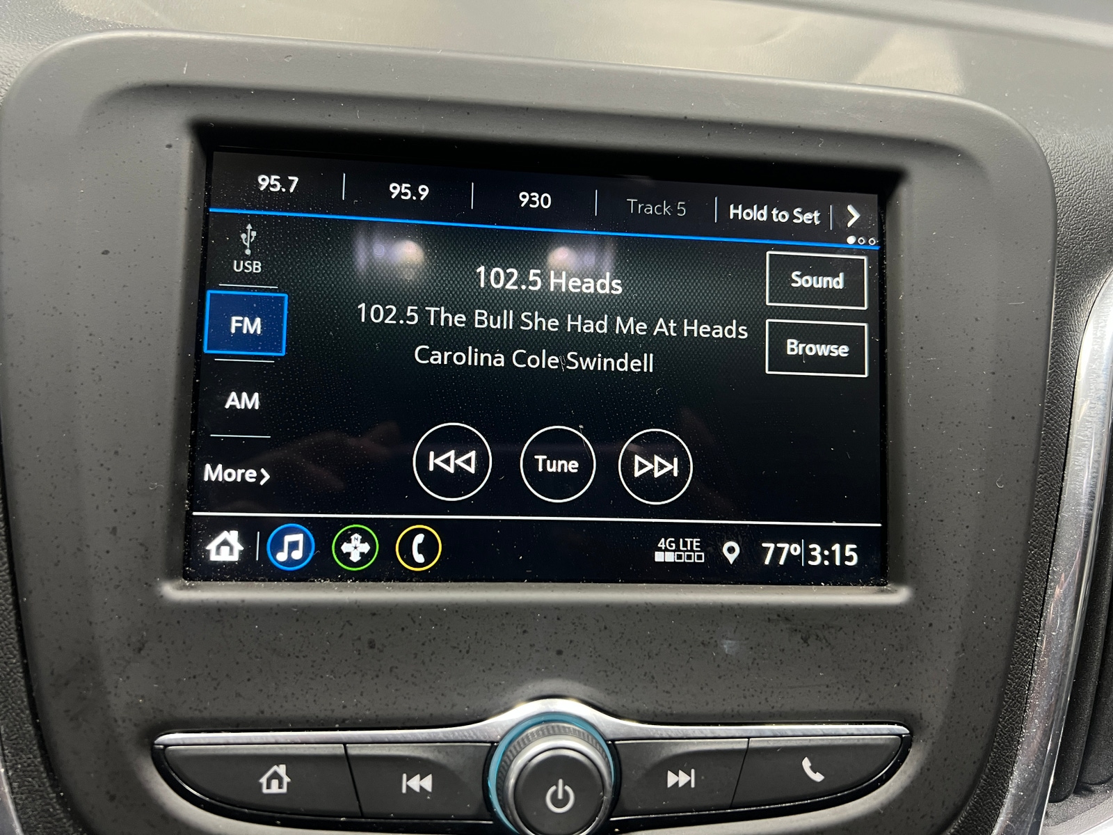 Thumbnail: 2019 Chevrolet Equinox - 4