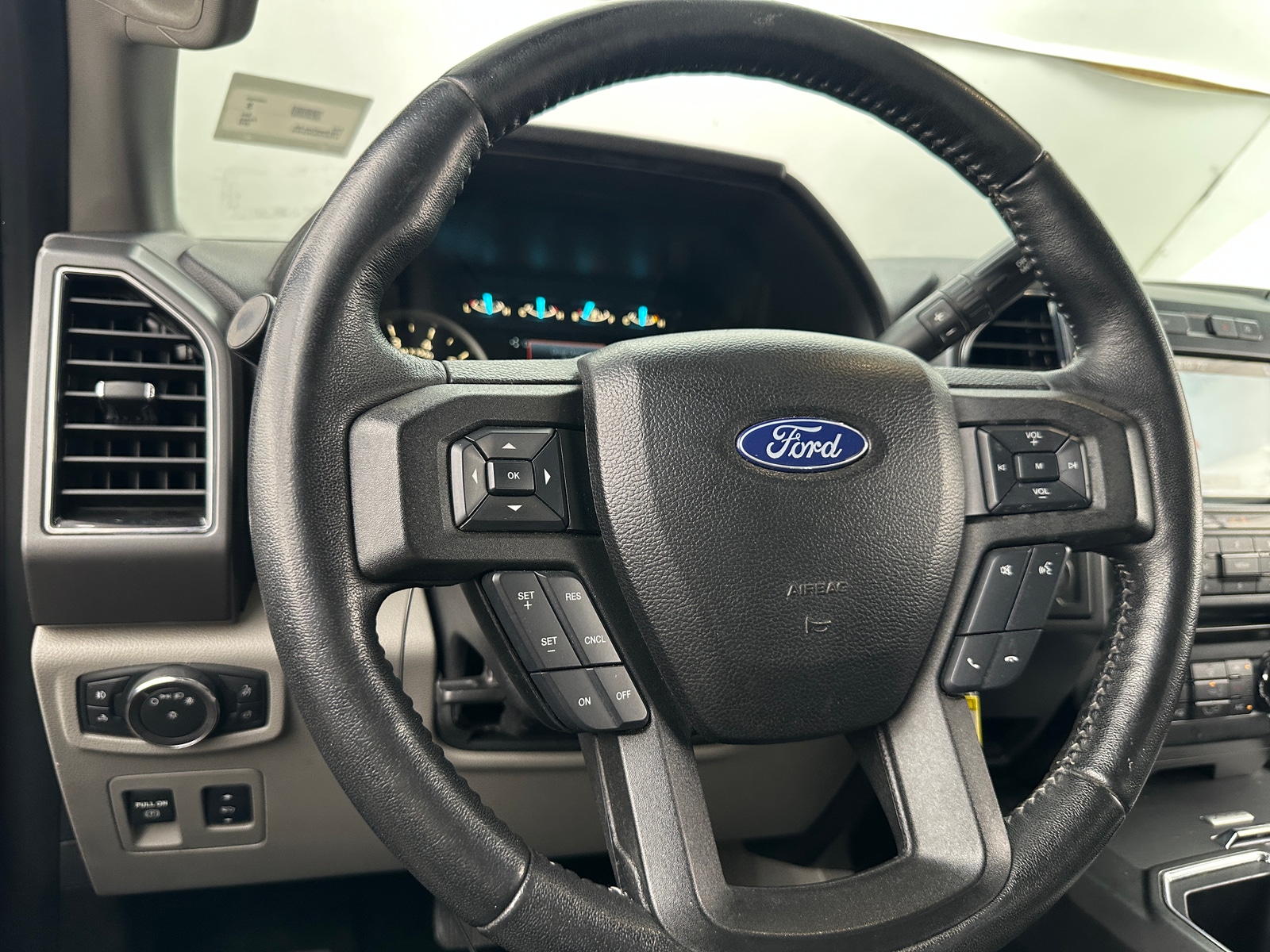 Thumbnail: 2018 Ford Econoline - 5