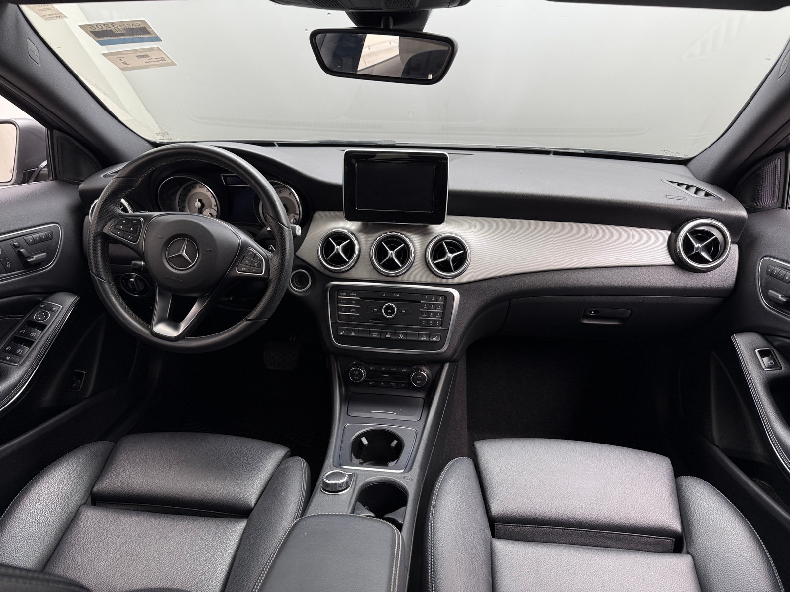 Thumbnail: 2017 Mercedes-Benz GLA - 2