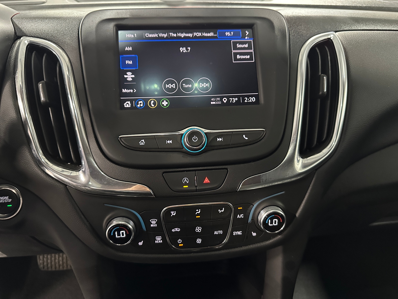 Thumbnail: 2022 Chevrolet Equinox - 4