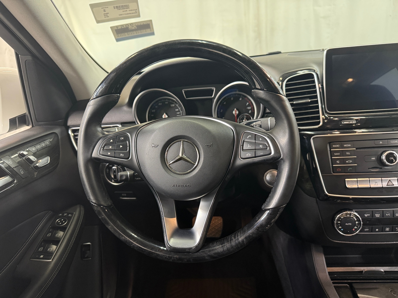 Thumbnail: 2016 Mercedes-Benz GLE - 4