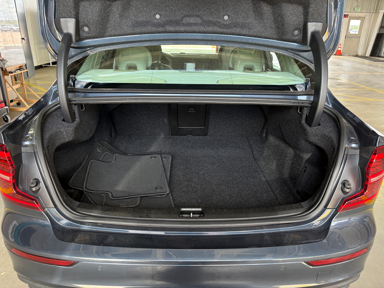 Thumbnail: 2019 Volvo S60 - 6