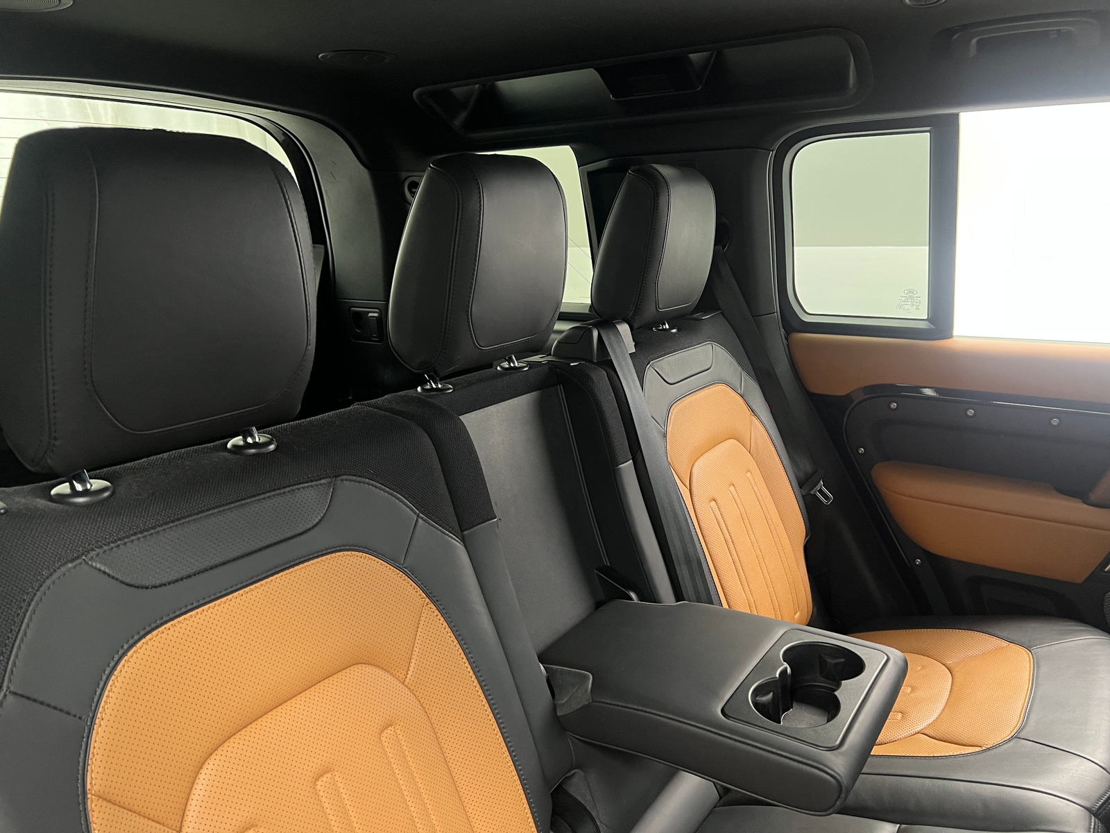 Thumbnail: 2020 Land Rover Defender - 5