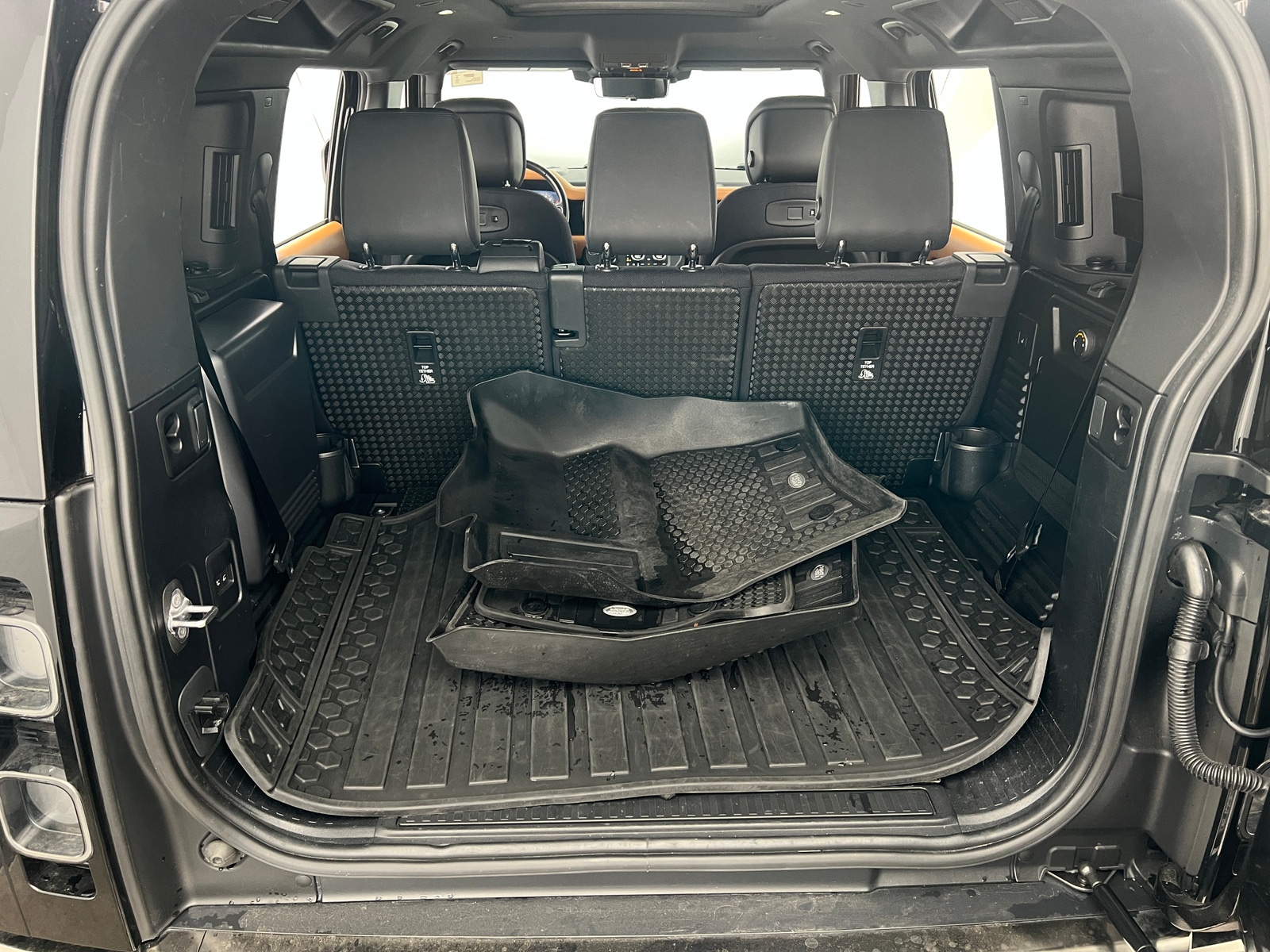 Thumbnail: 2020 Land Rover Defender - 6